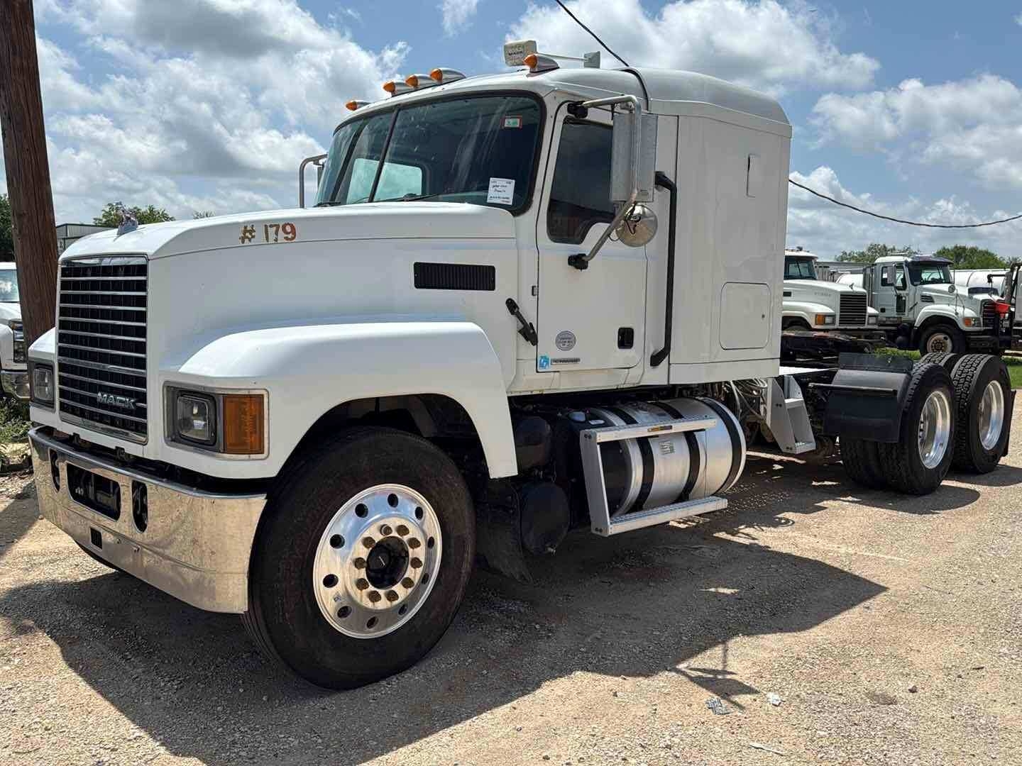 2020 MACK PINNACLE (A48992)
