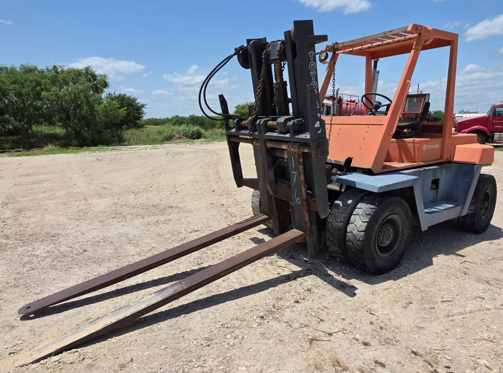 TOYOTA FORKLIFT (A48992)