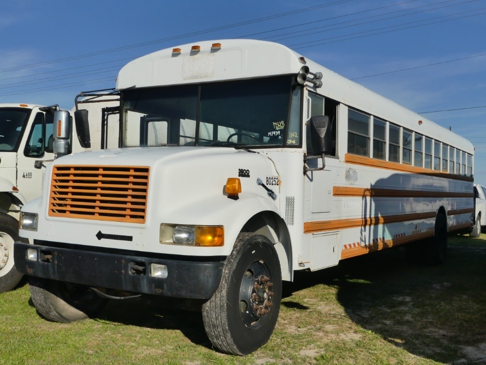 1998 International 3800 DT 466E (A57148)