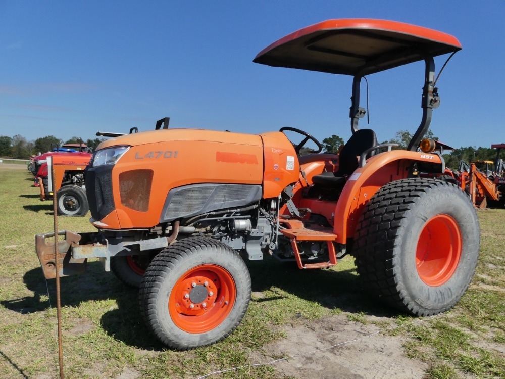 2017 Kubota L4701 (A53317)