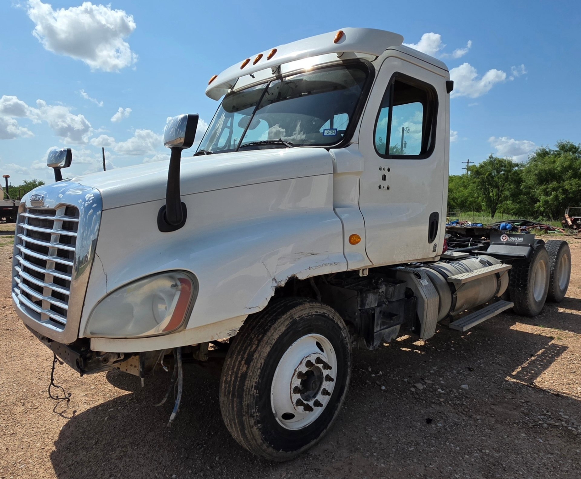 2013 FREIGHTLINER CASCADIA DAYCAB (INOPERABLE) (A48992)