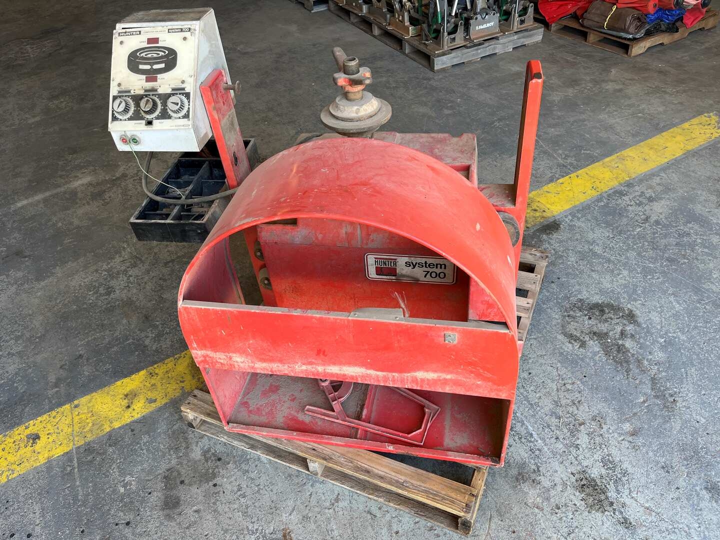 HUNTER SYSTEM 700 TIRE BALANCER (A50854)