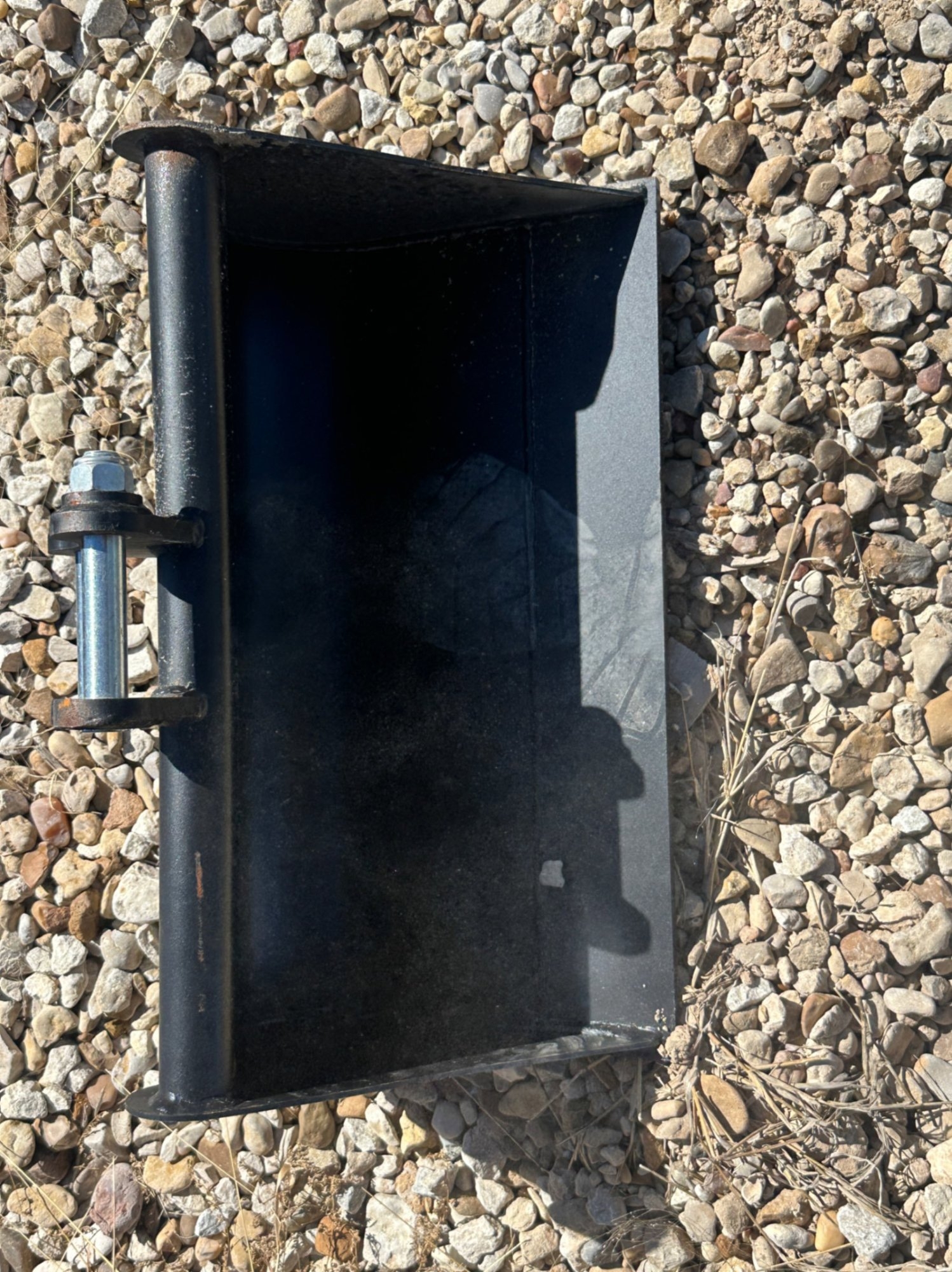 MINI EXCAVATOR BUCKET 24 (A55745)
