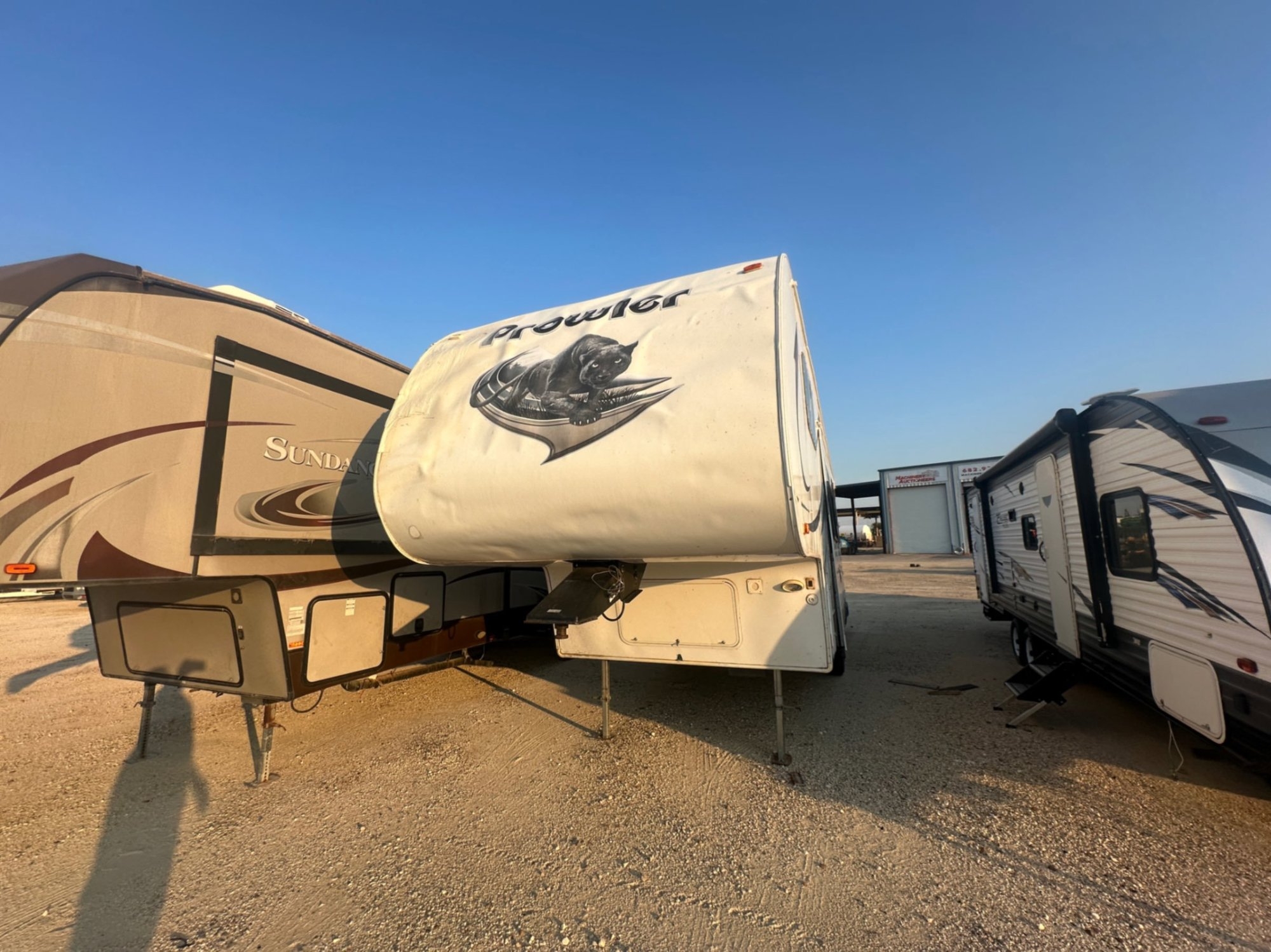 2011 26PS PROWLER 5TH WHEEL RV (A55745)
