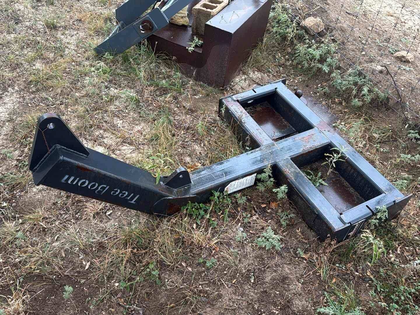 SKID STEER ATTACHMENT PICKER (A58214)