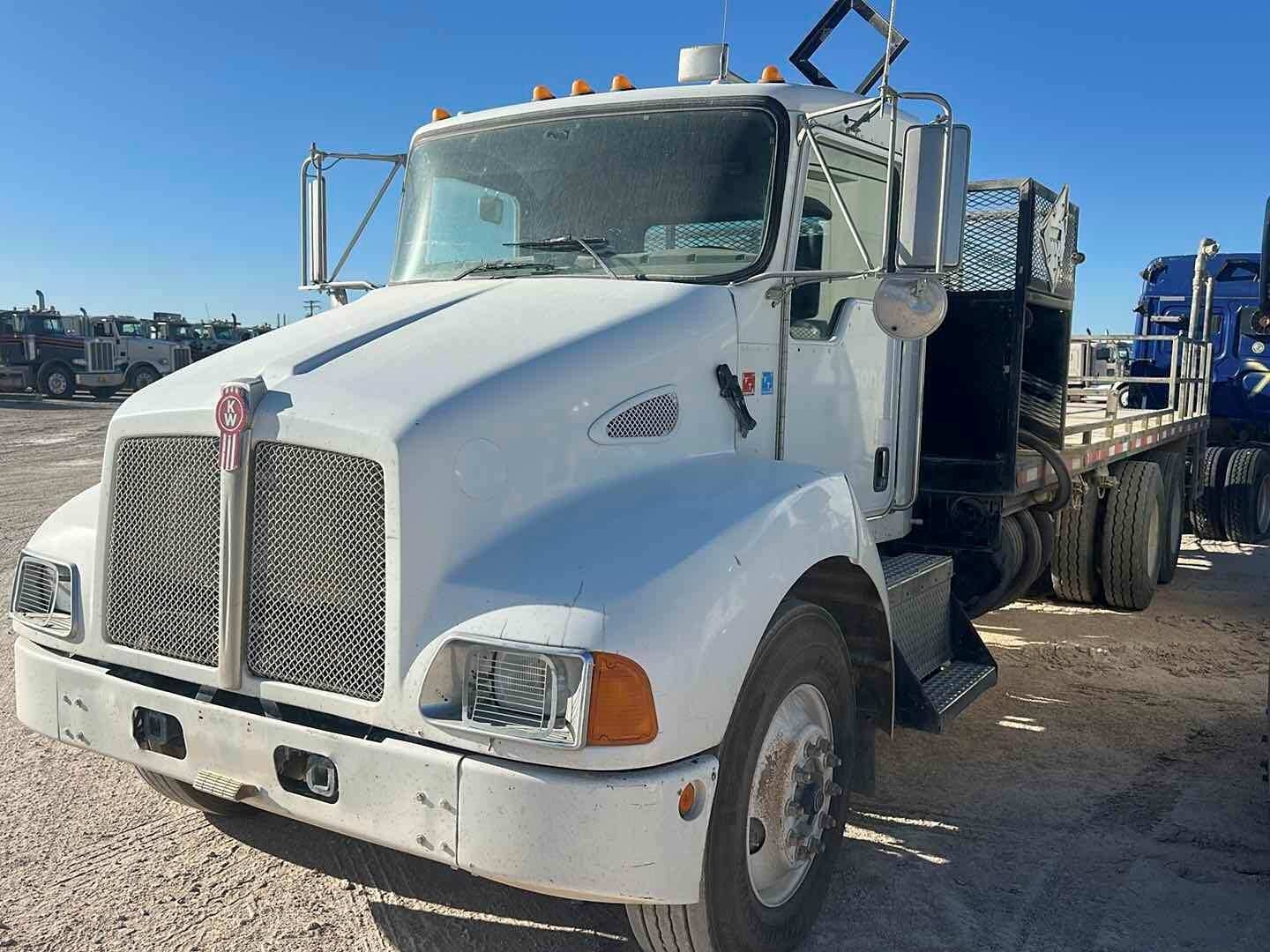 2008 KENWORTH T300 CHEMICAL TRANSPORT TRUCK (A50854)