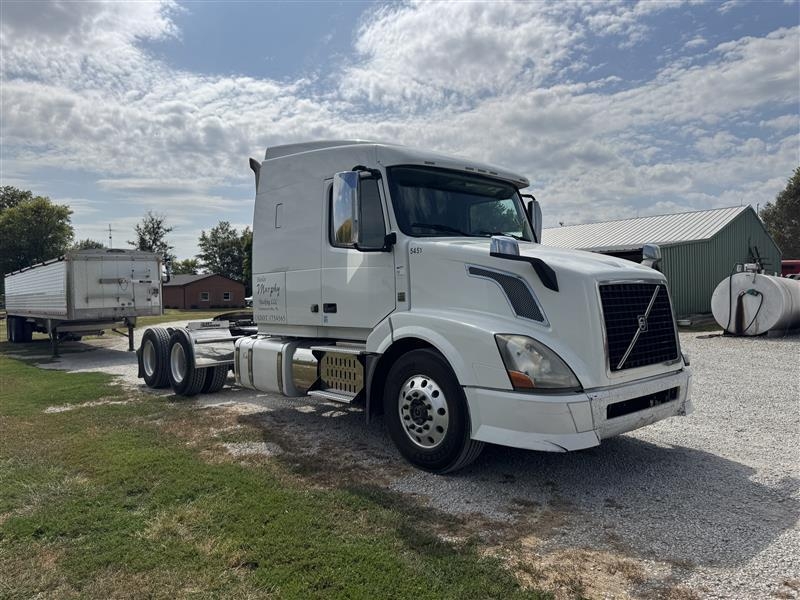 2015 Volvo VNL 64T (A55315)