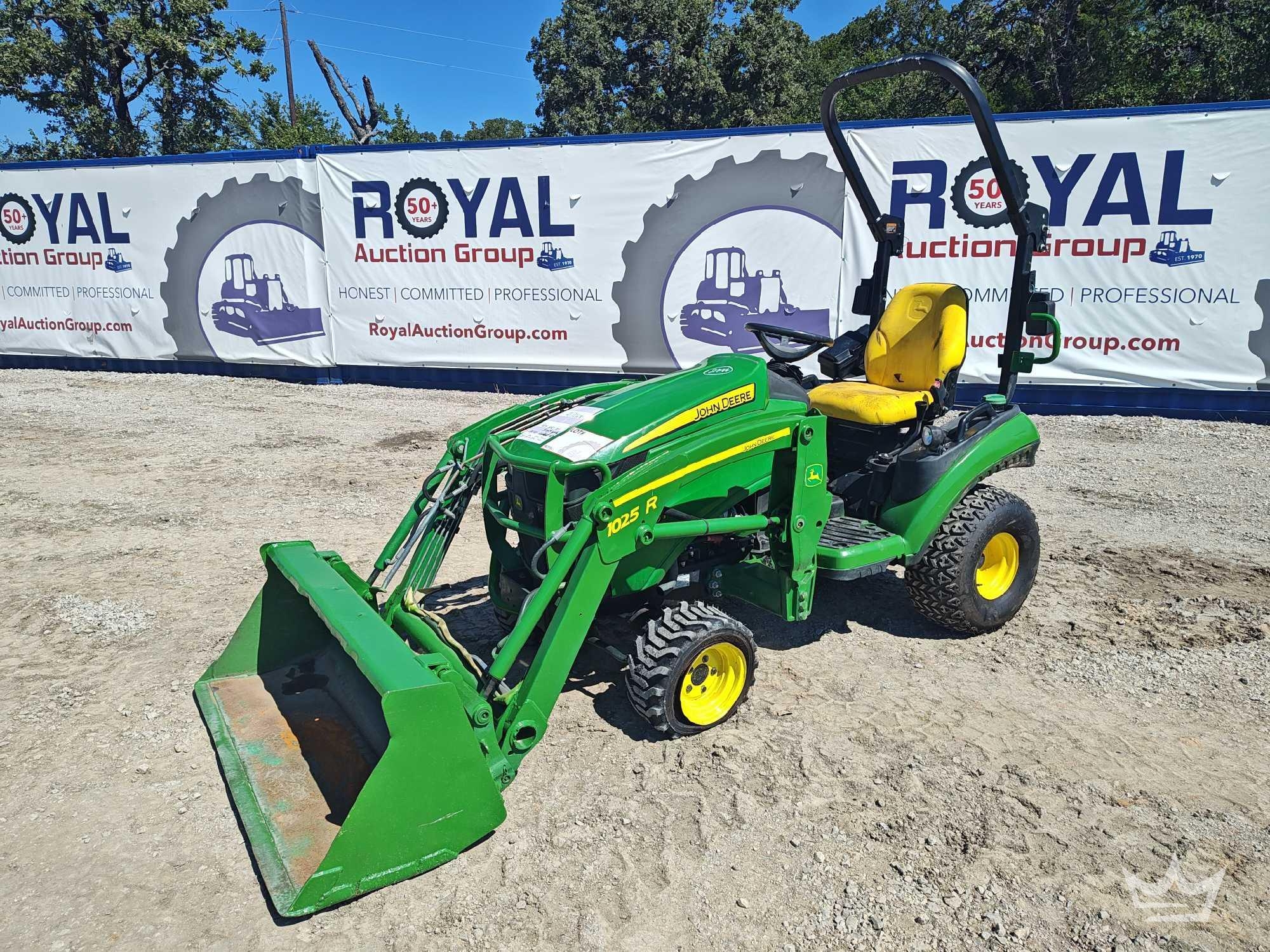 2019 John Deere 1025R 24HP 4WD Loader Utility Tractor (A55973)