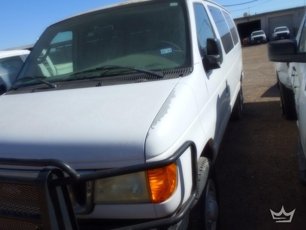 2006 Ford E-350 Passenger Van (A64194)