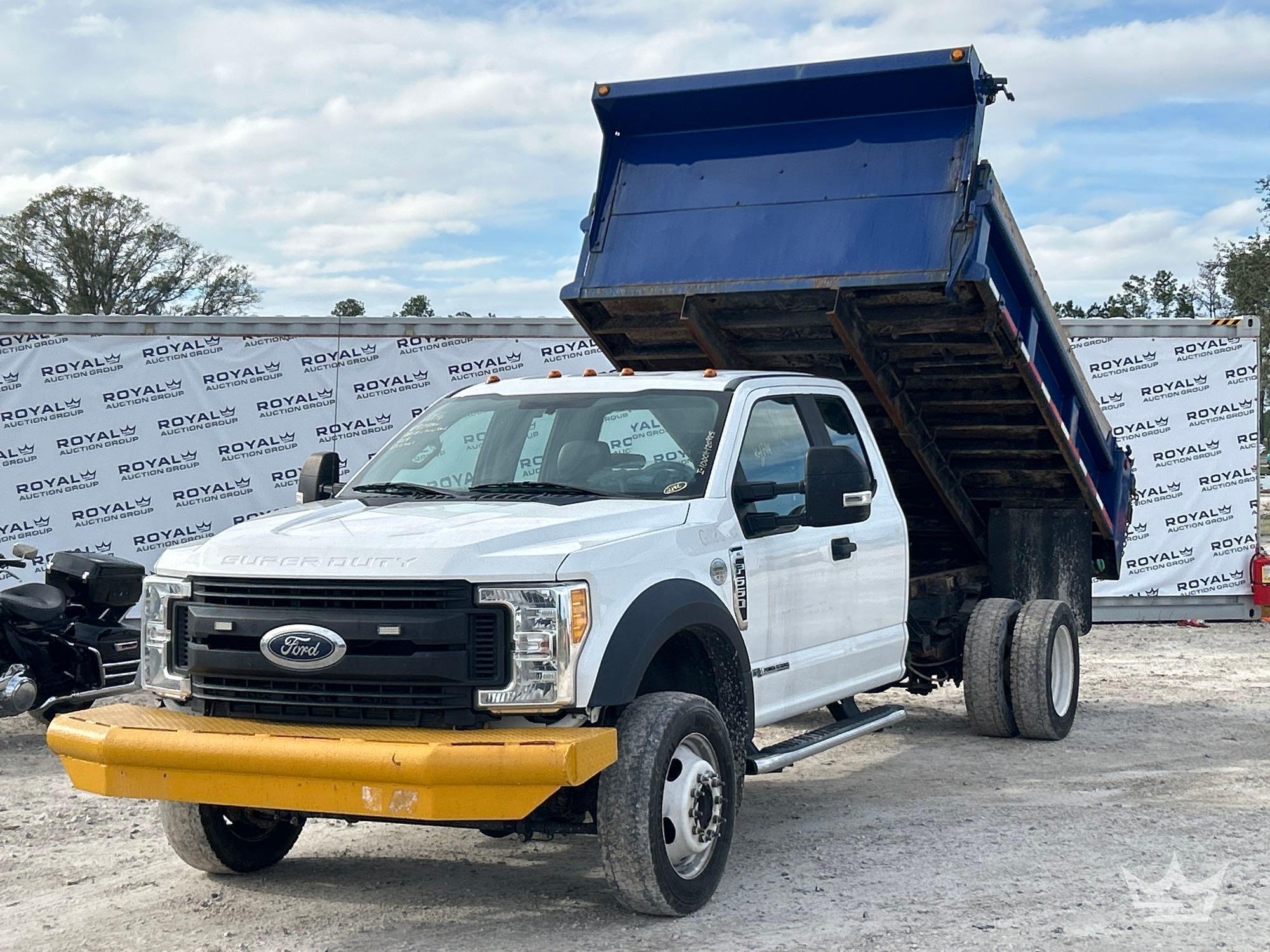 2017 Ford F-550 4x4 Ext. Cab Mason Dump Truck (A59230)