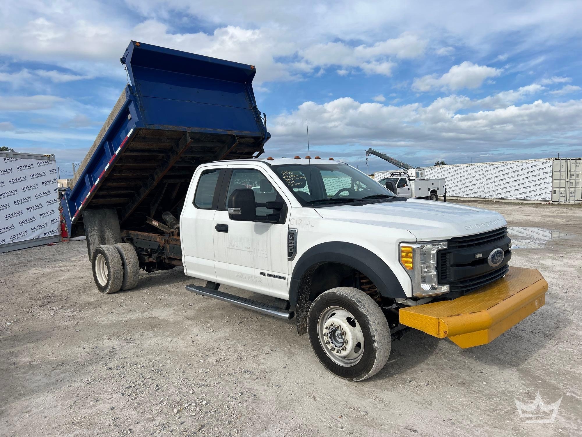 2017 Ford F-550 4x4 Ext. Cab Mason Dump Truck (A59230)