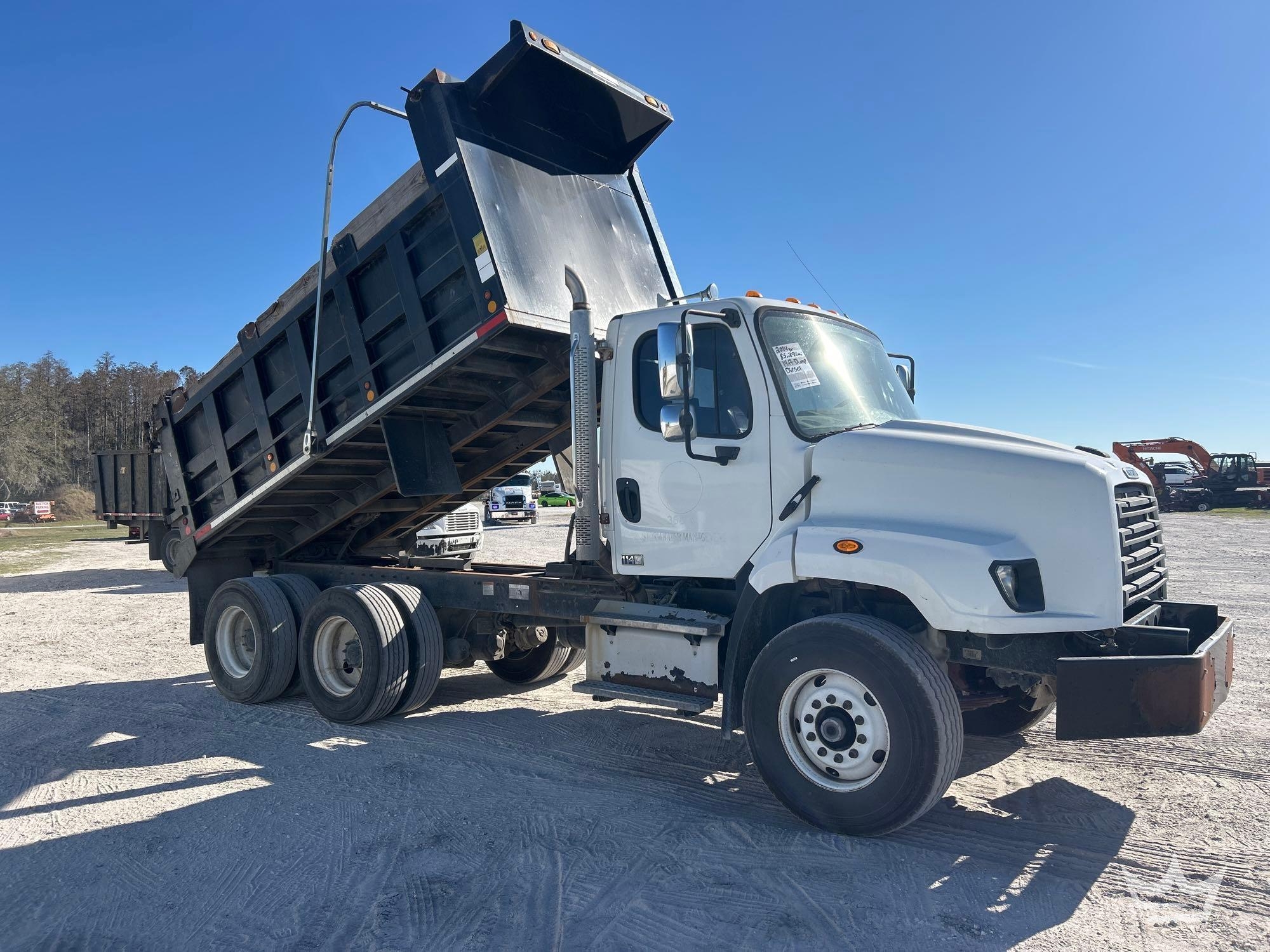 2014 Freightliner 114SD T/A Dump Truck (A64556)