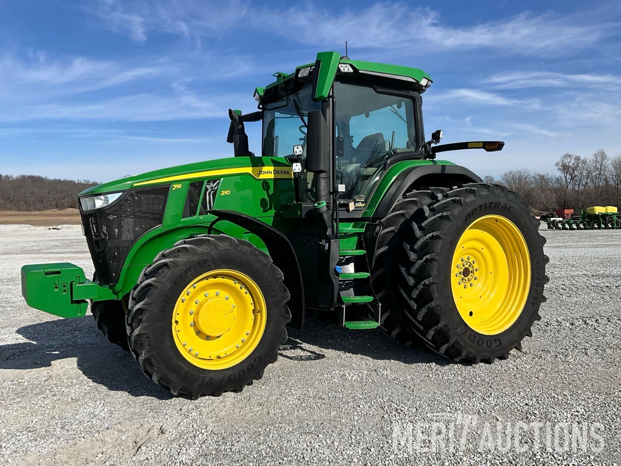 2022 John Deere 7R 210 Tractor (A63111)
