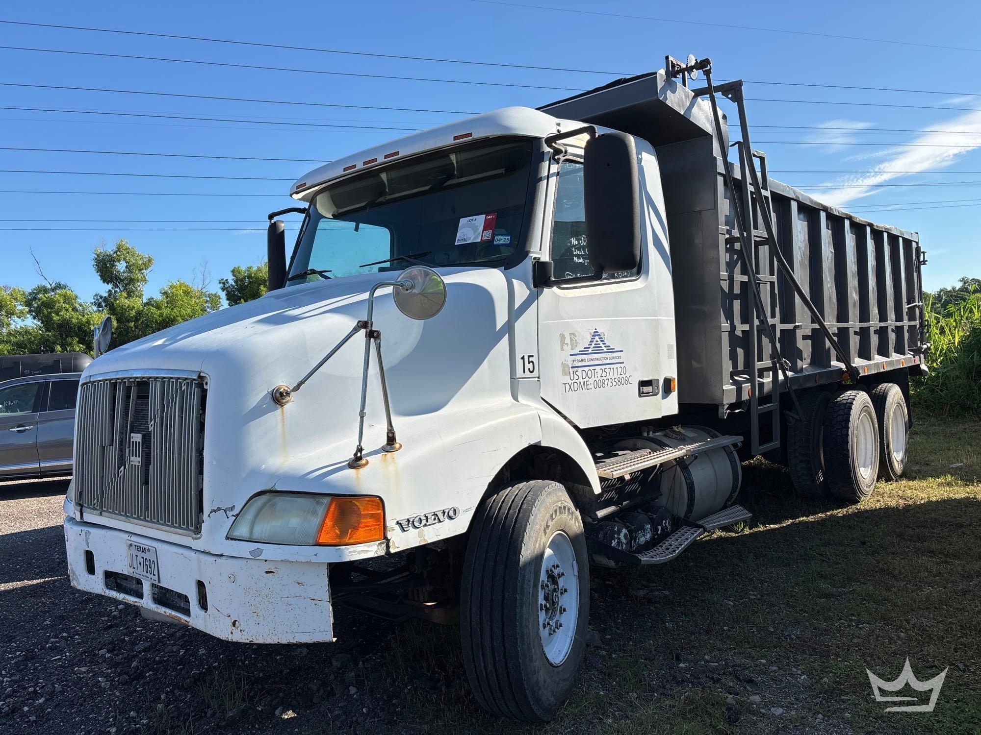 1998 Volvo VN T/A Dump Truck (A56858)