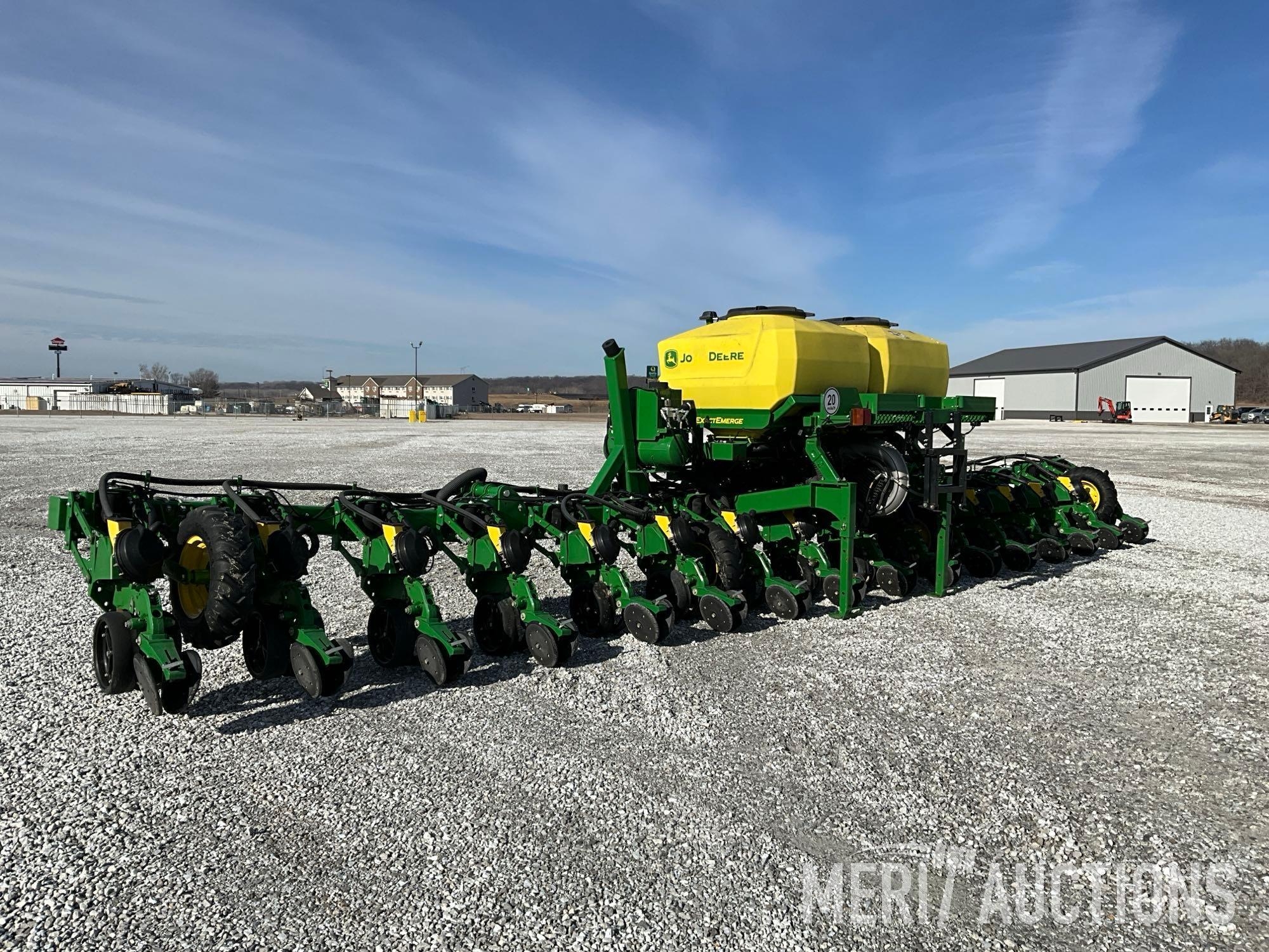 2022 John Deere DR16 Planter (A63111)