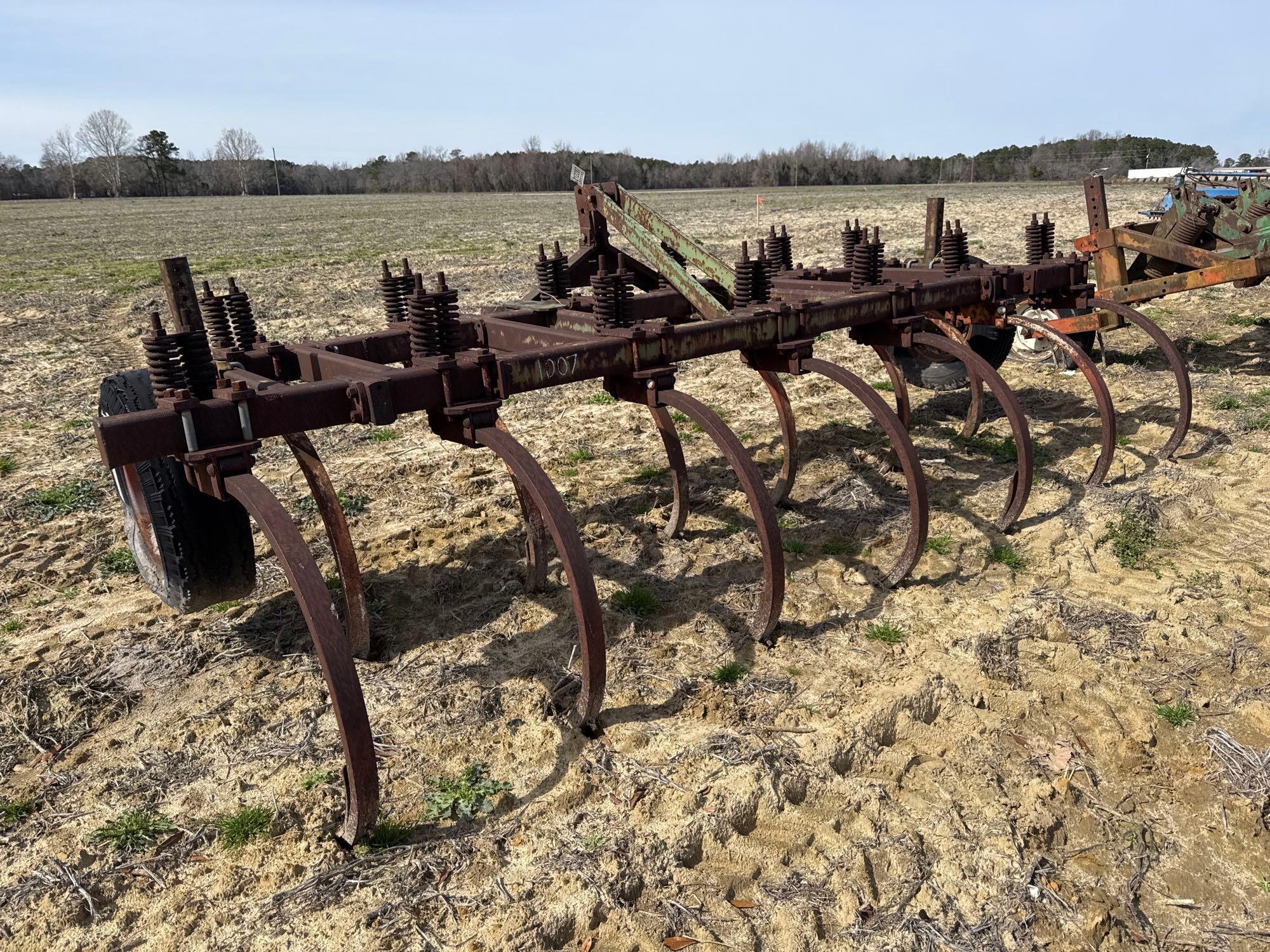 KMC 13 SHANK CHISEL PLOW (A63291)