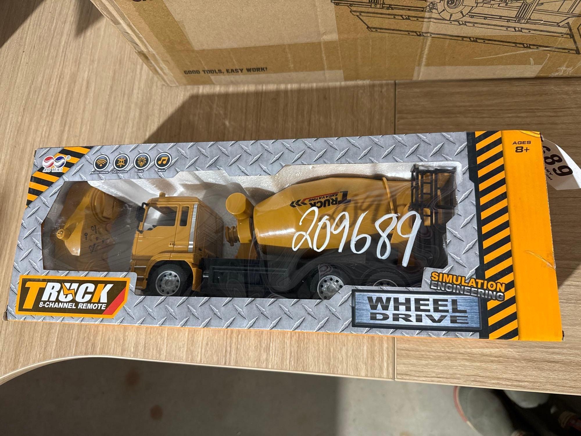 UNUSED FUTURE REMOTE CONTROLLED TOY (A60430)