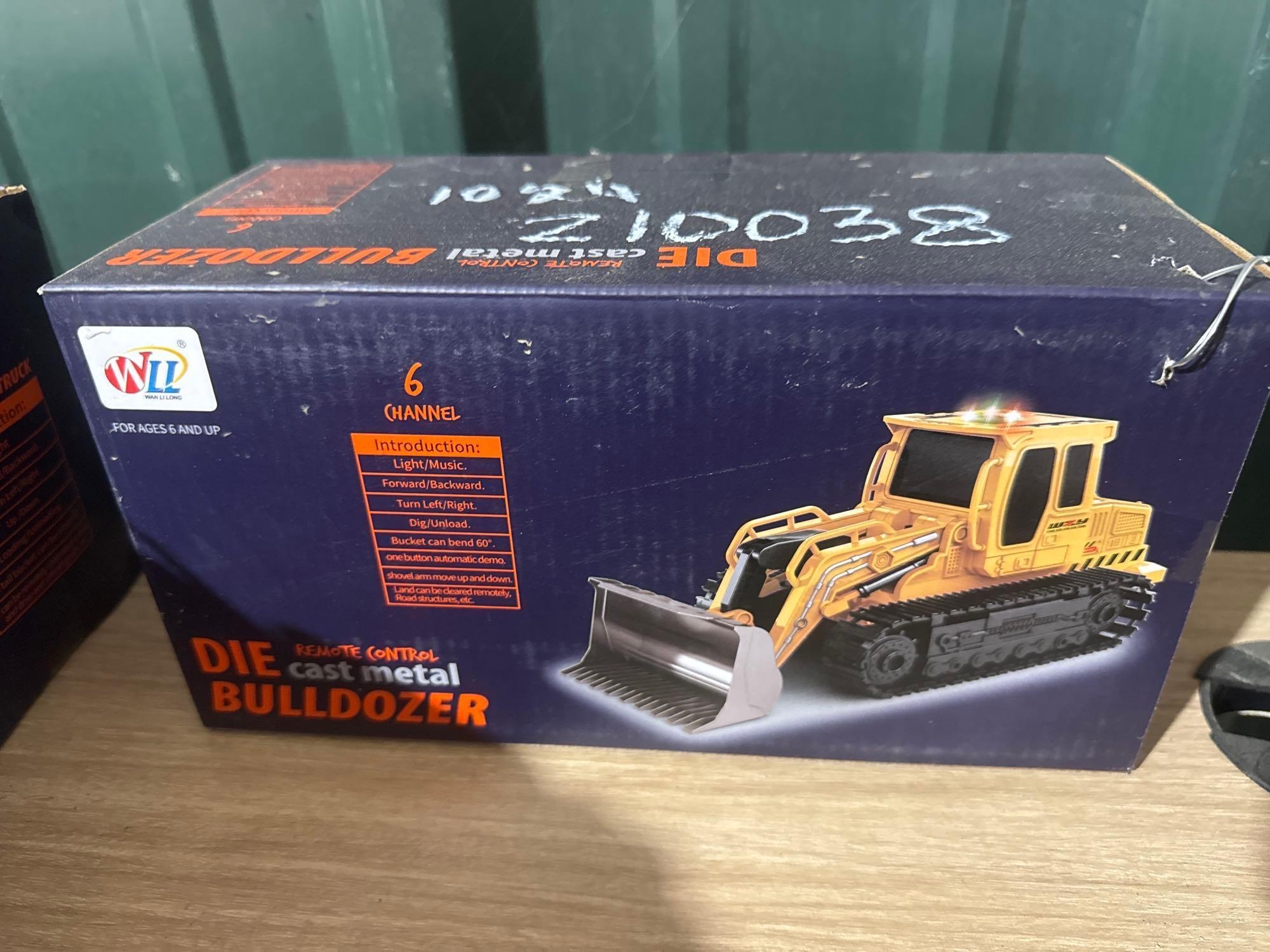 UNUSED REMOTE CONTROLLED BULLDOZER (A62130)