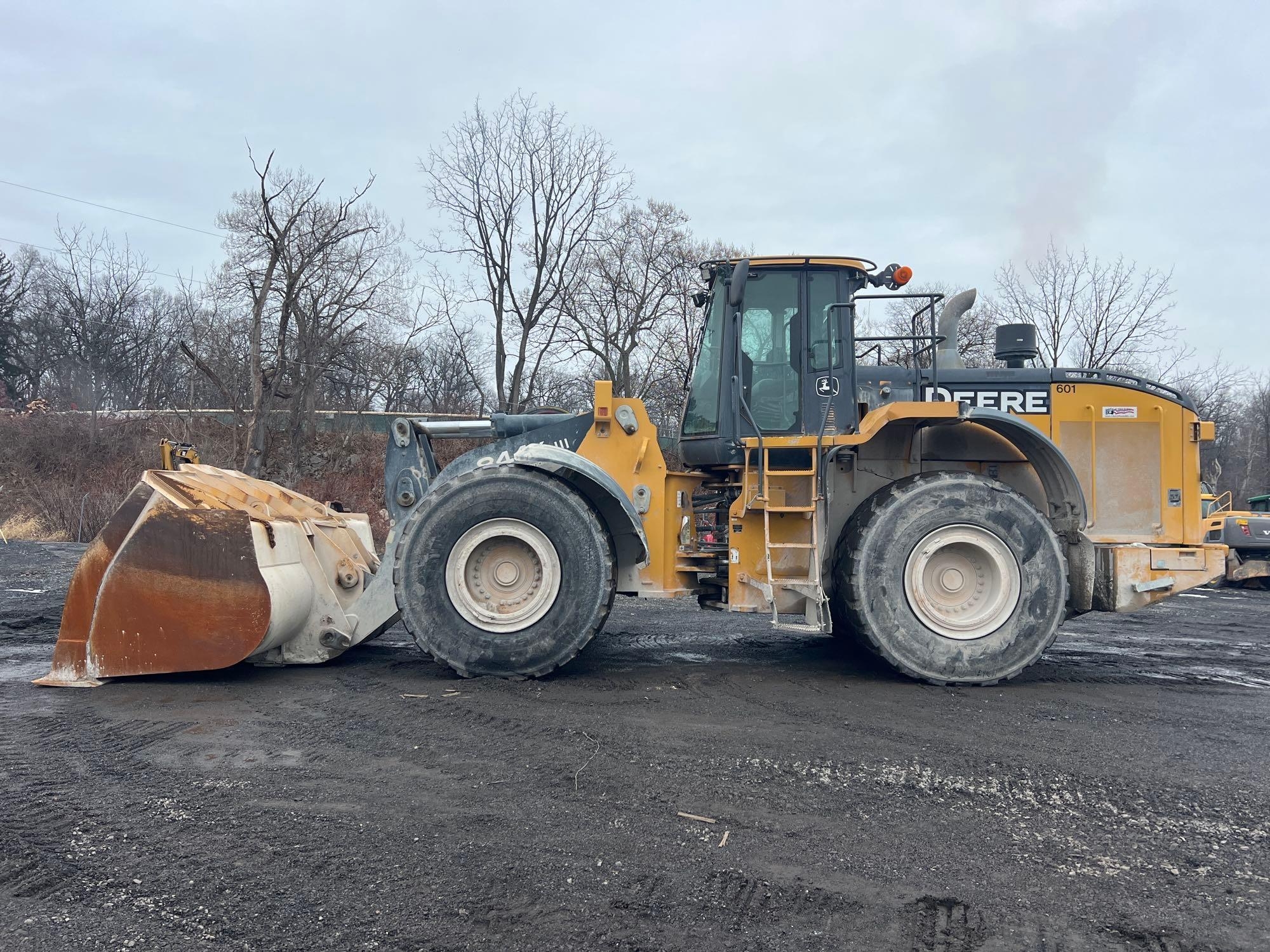 2018 JOHN DEERE 844K-III AG HANDLER WHEEL LOADER (A60429)