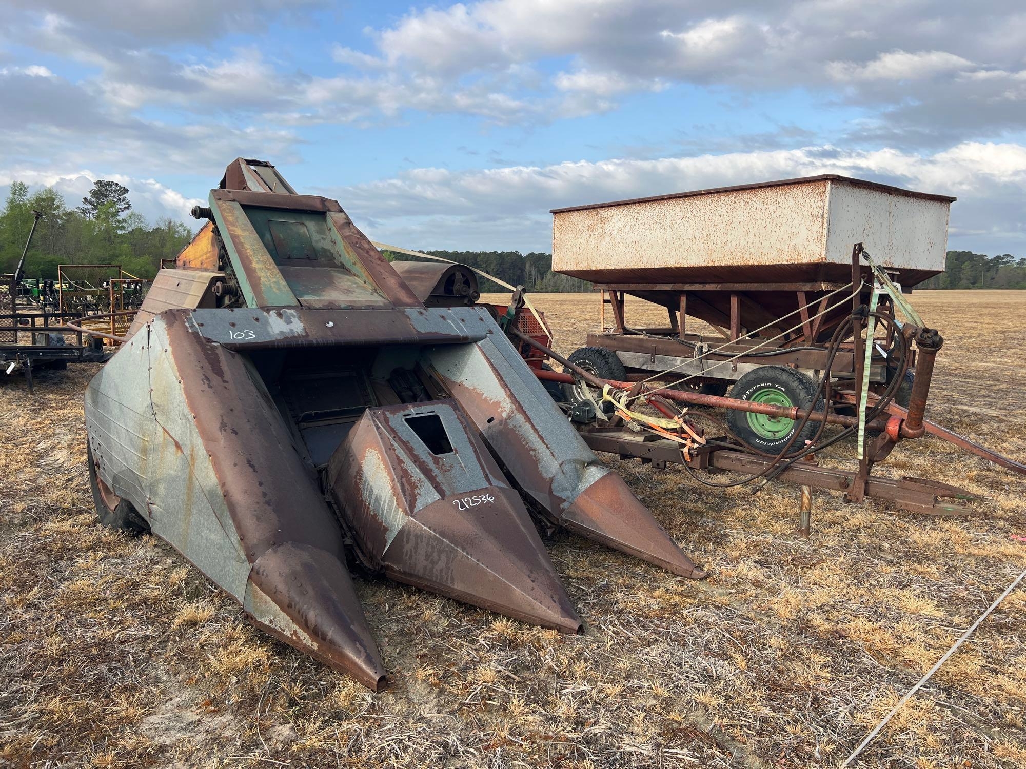 NEW IDEA 2R CORN PICKER (A64278)