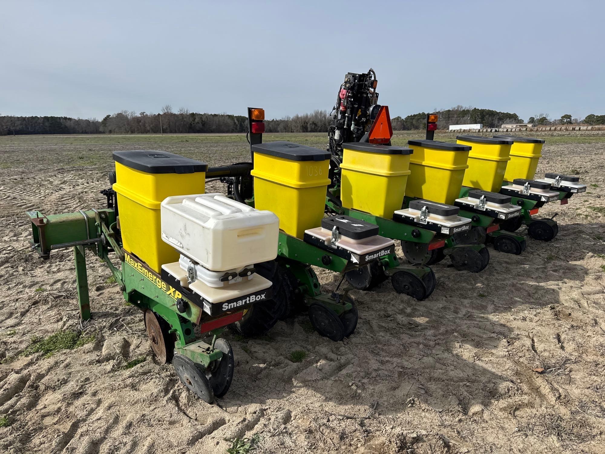 JOHN DEERE 1700 - 6R VACUUM PLANTER (A63291)