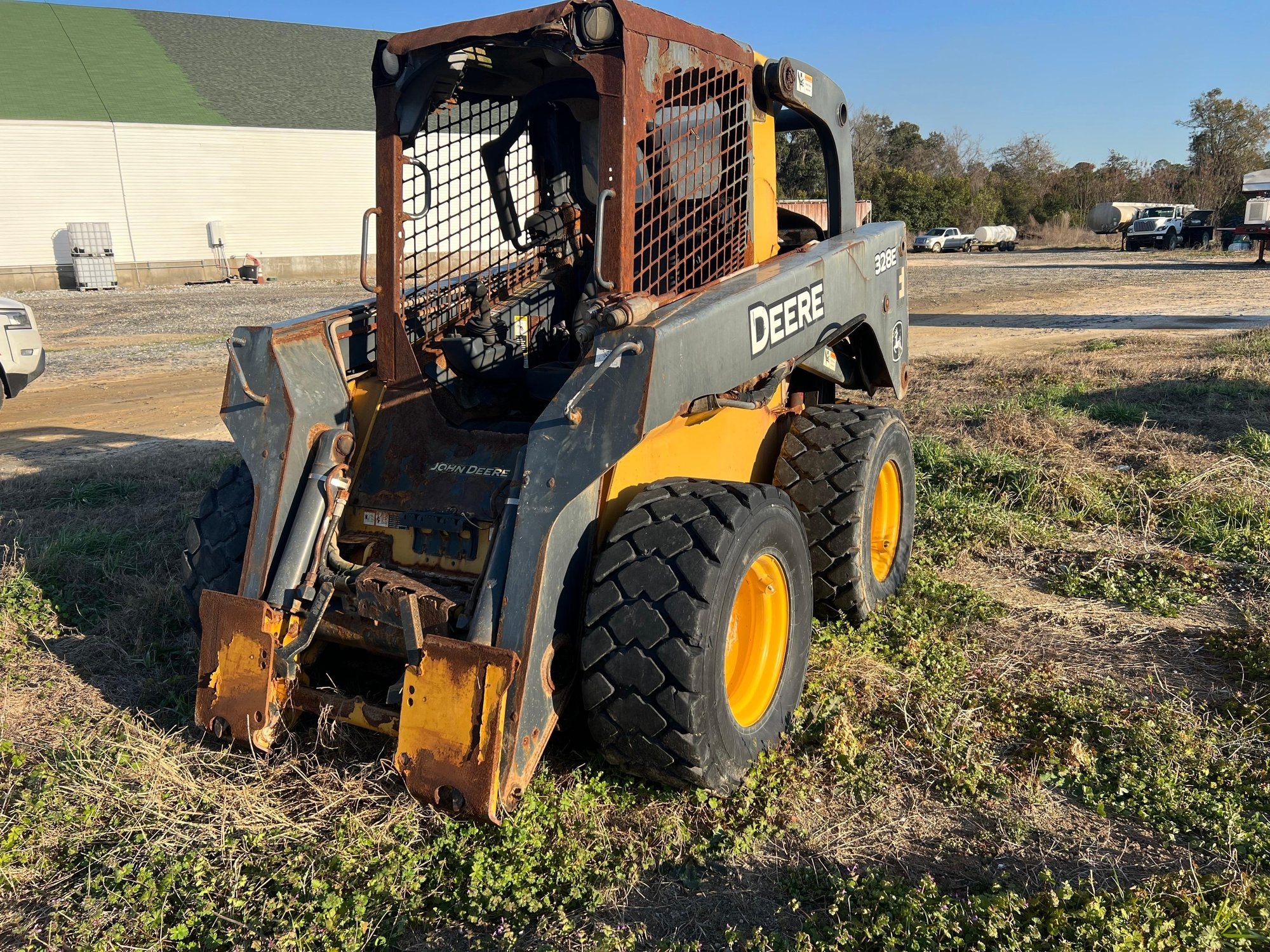 John Deere 328E (A63688)