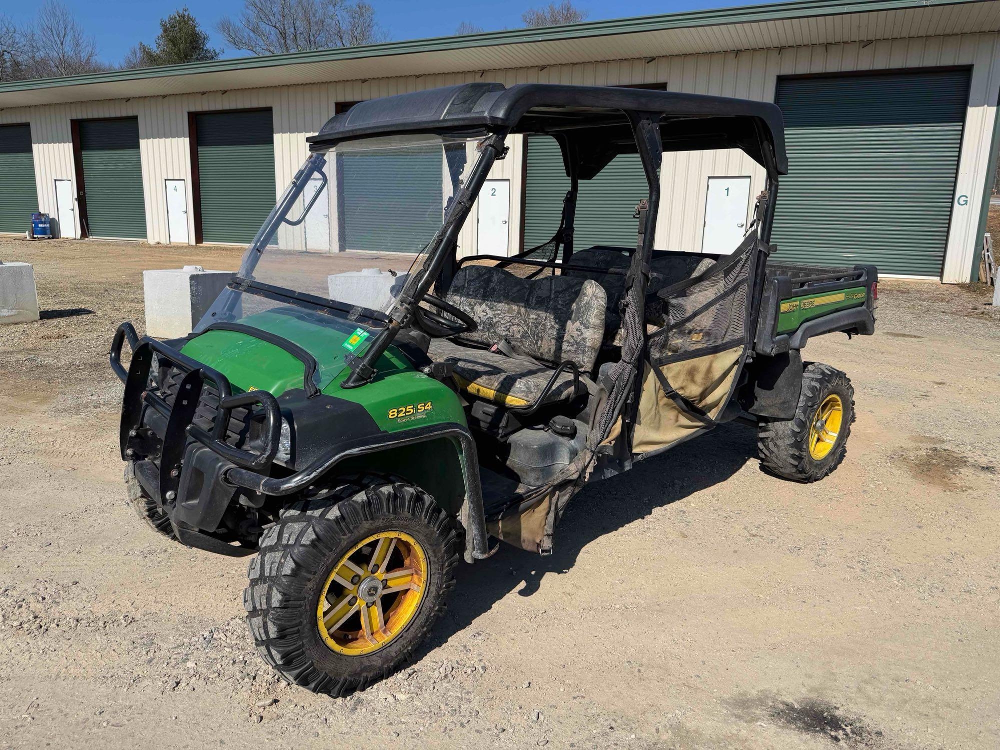 2015 John Deere 825i S4 Gator (A61166)
