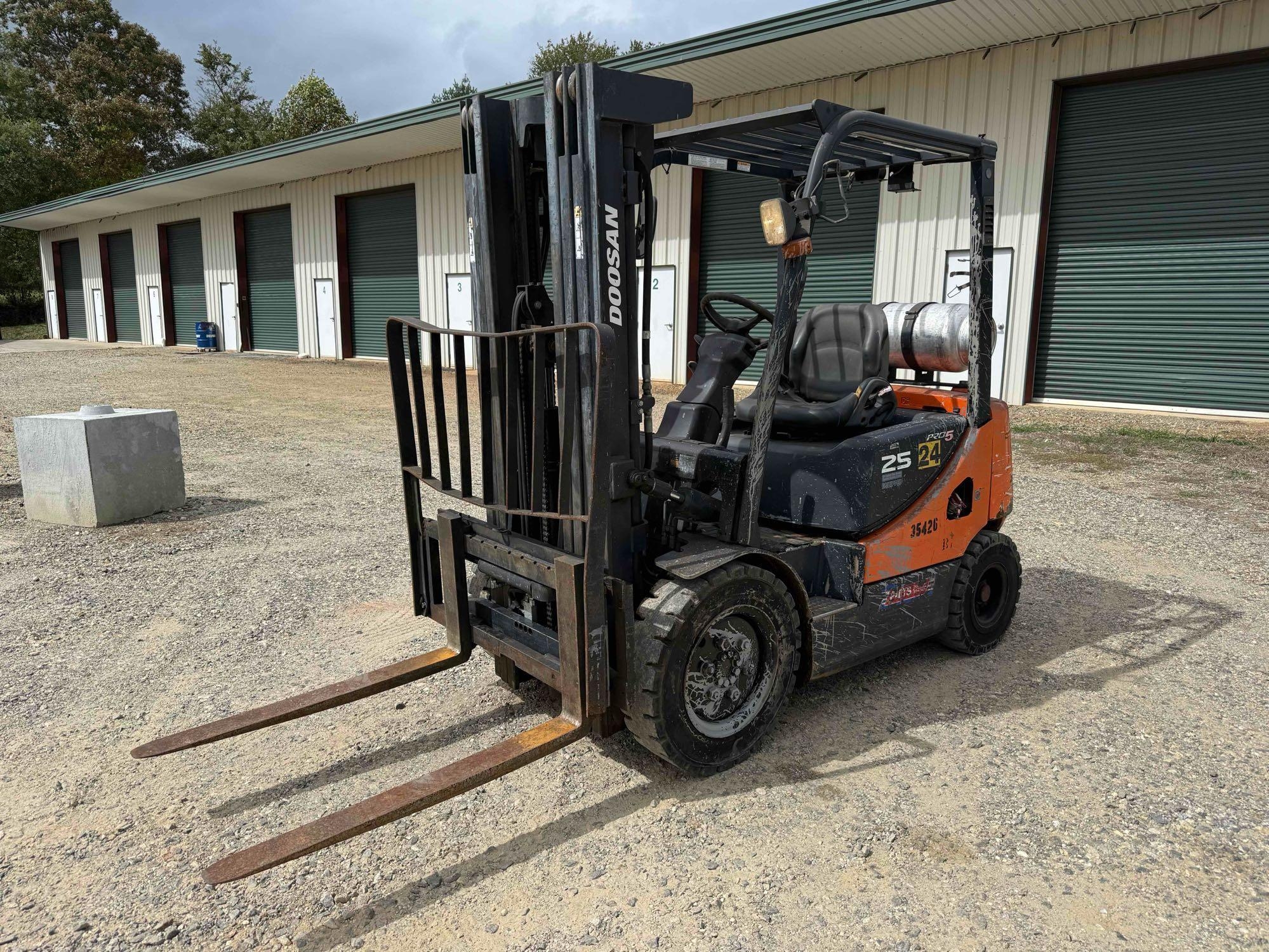 Doosan 25 Forklift (A54865)