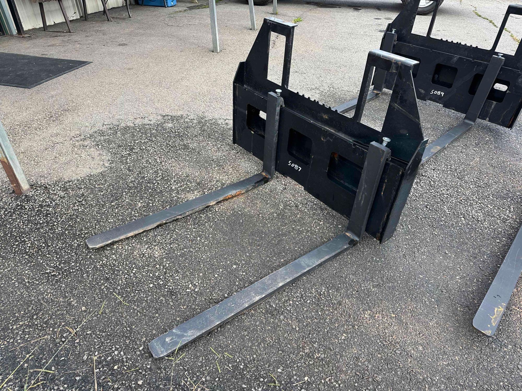 New/Unused Pallet Forks (A54865)