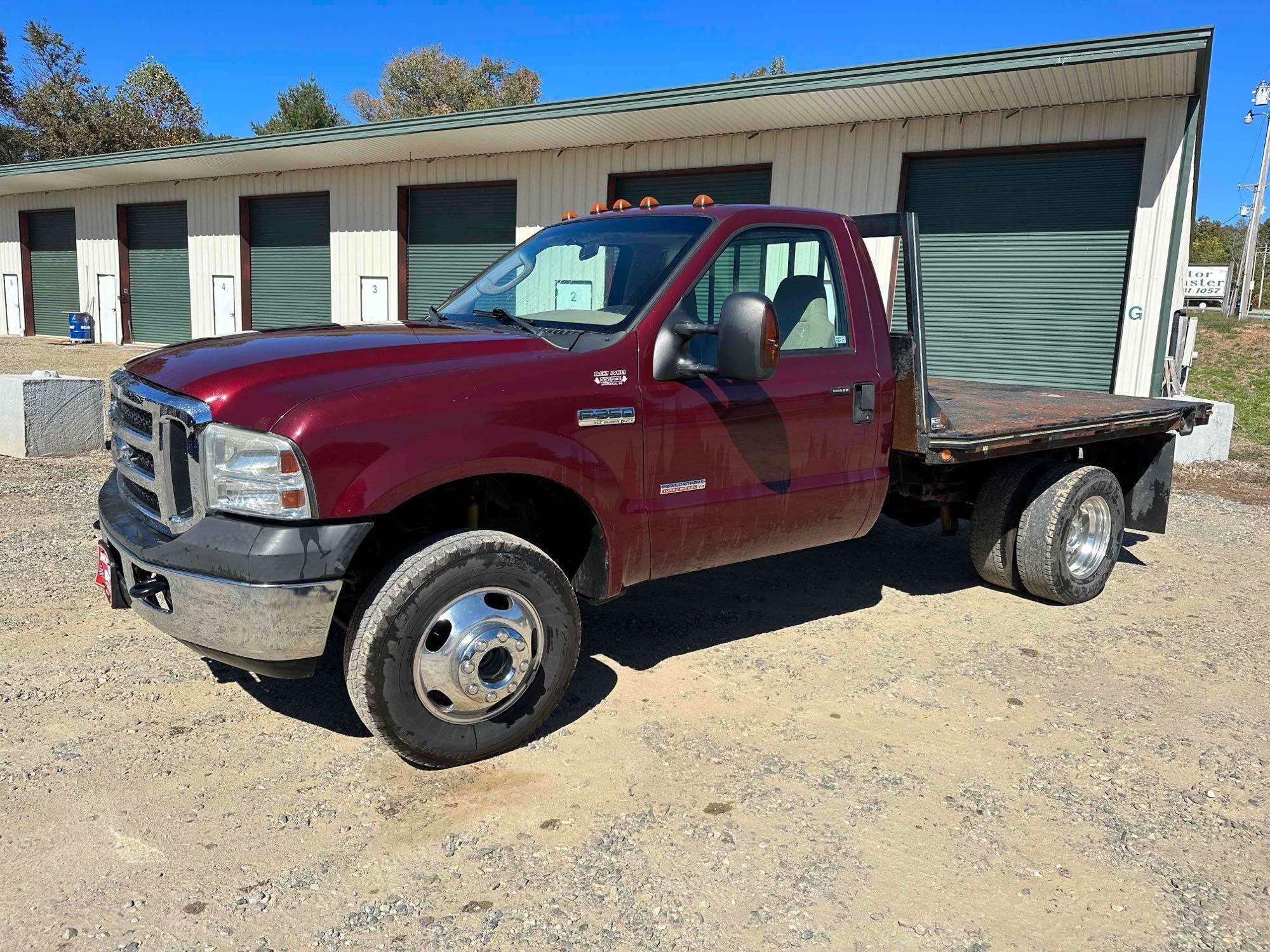 2007 Ford F-350 4x4 Flatbed Truck, VIN # 1FDWF37P27EA64904 (A54865)