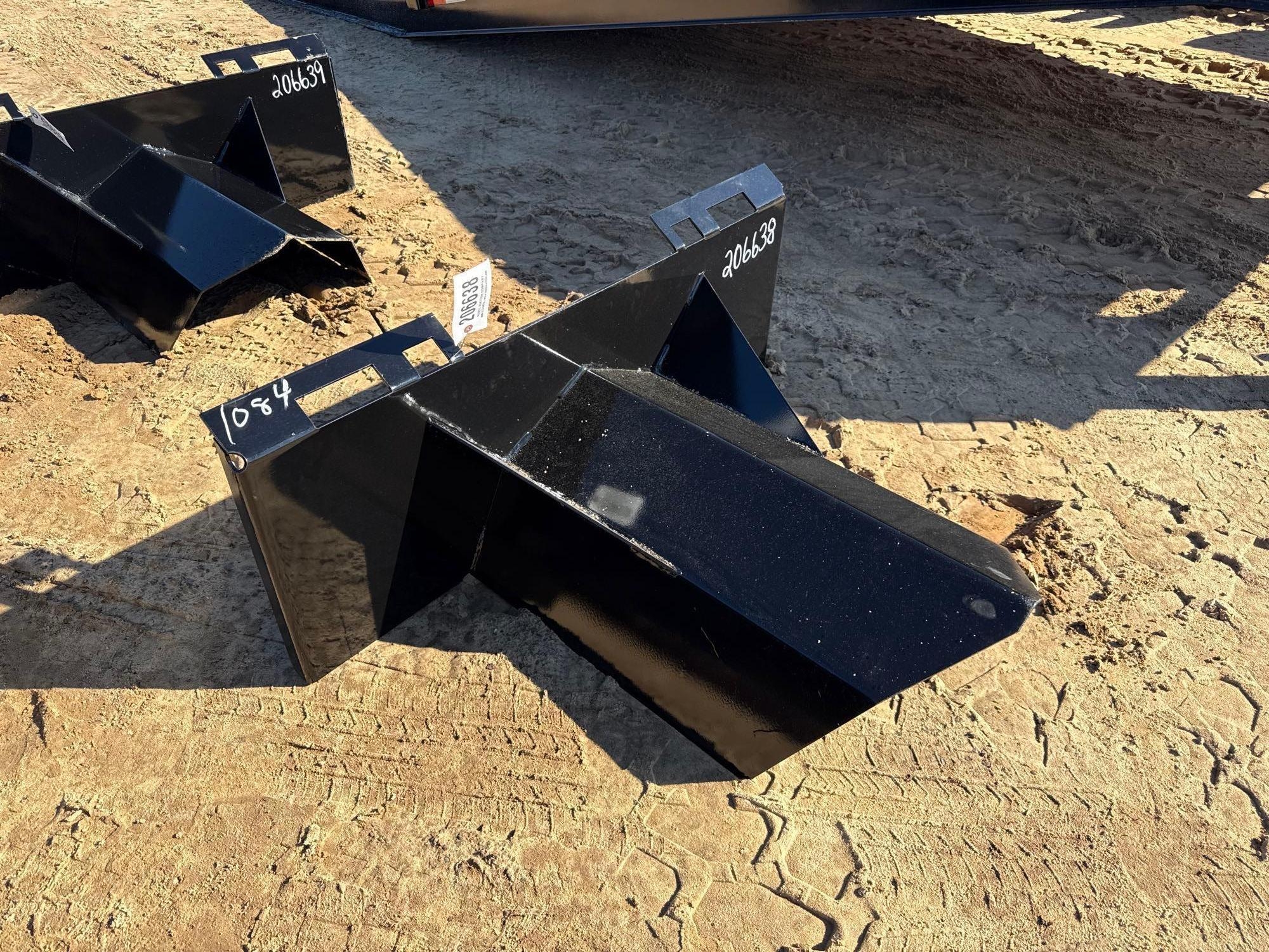 UNUSED QUICK ATTACH STUMP BUCKET (A58375)