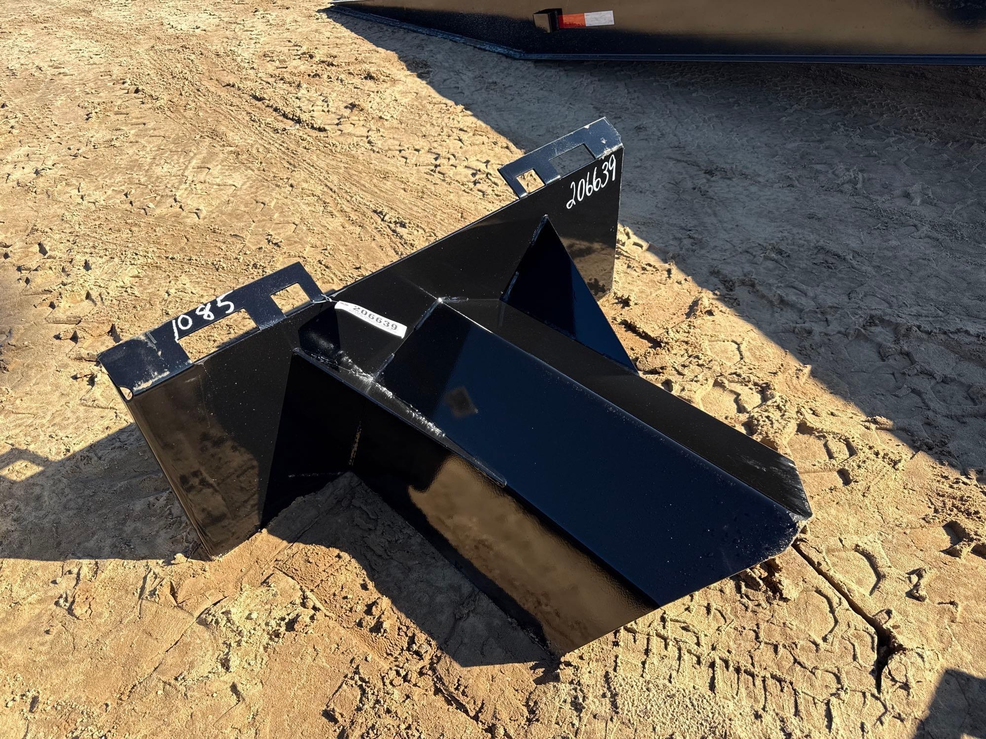 UNUSED QUICK ATTACH STUMP BUCKET (A58375)