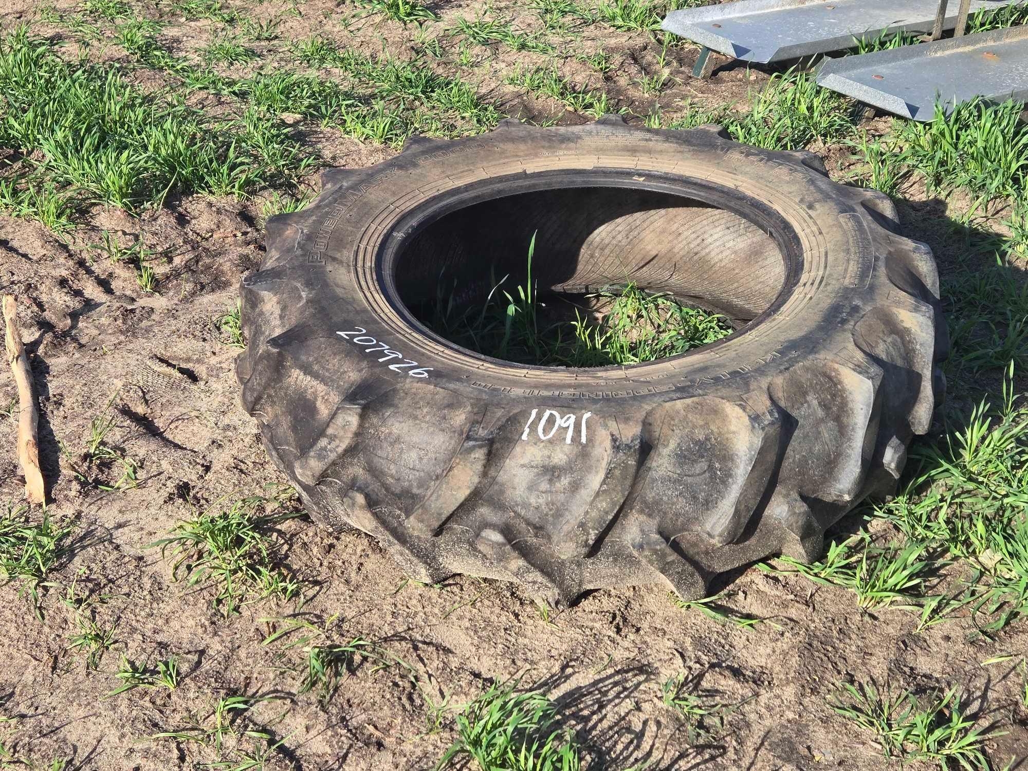 (1) 12.4-24 TRACTOR TIRE (A63745)