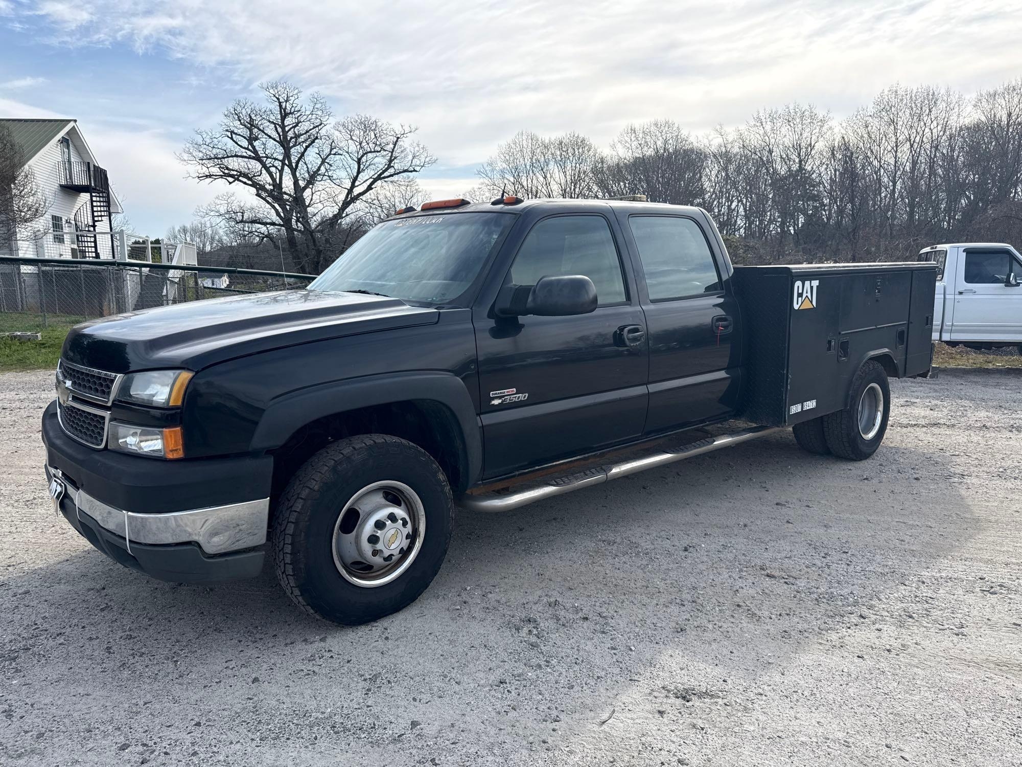 2005 Chevrolet Silverado Service Truck, VIN # 1GCJK33245F911286 (A65563)