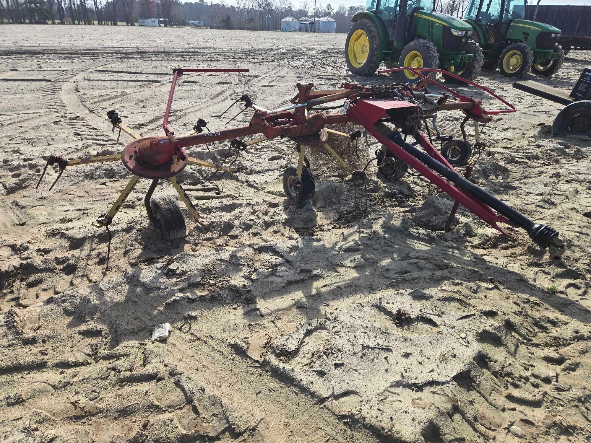 (4) BASKET HAY TEDDER (A63291)