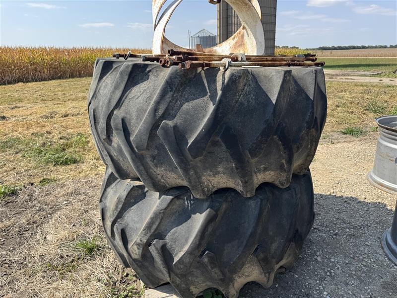 Case Wheels for Combine/Firestone Tires w/ extra rings NO RESERVE (A56436)