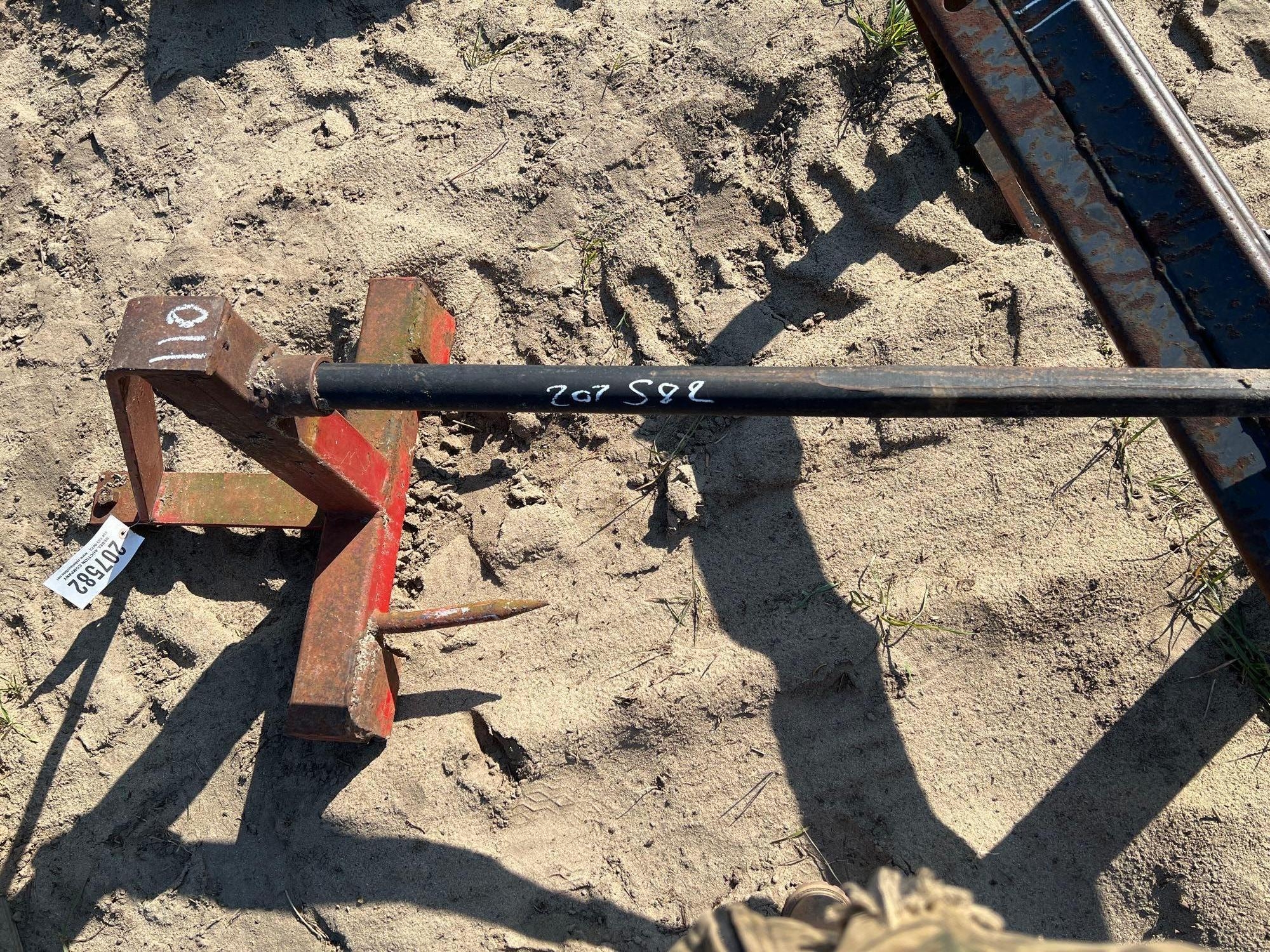 BUCKET MOUNTED HAY SPEAR (A63290)