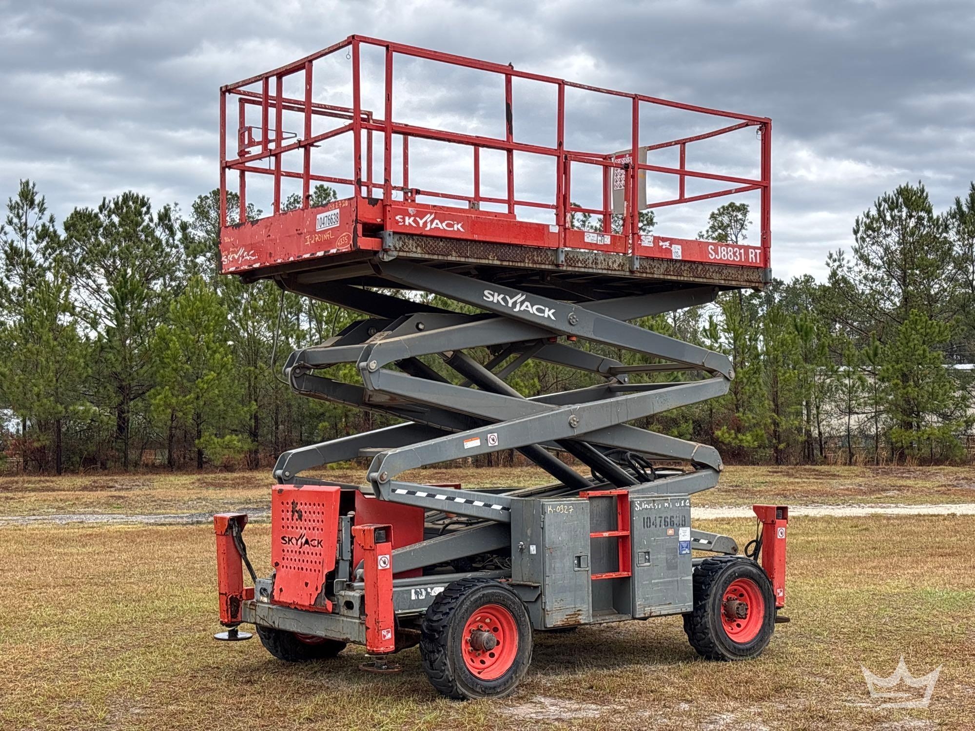 2016 Sky Jack SJ8831RT 31ft 4x4 Rough Terrain Scissor Lift (A61572)