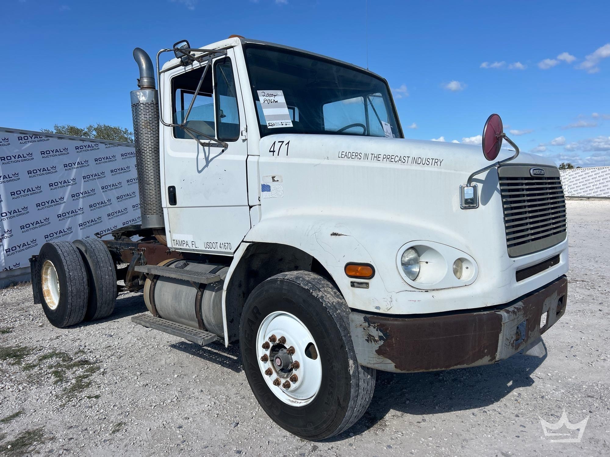 2000 Freightliner FL112 S/A Day Cab Truck Tractor (A59230)