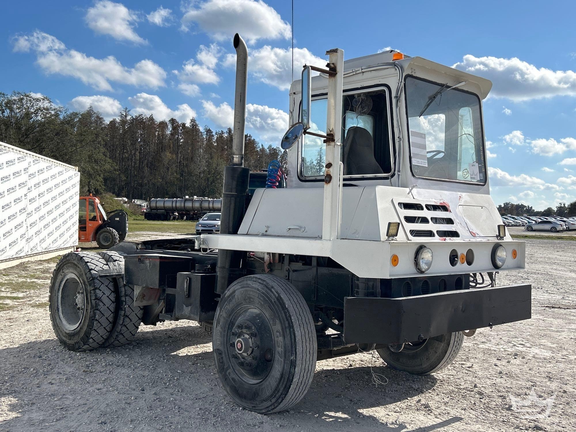 S/A Yard Dog Truck Tractor (A59230)