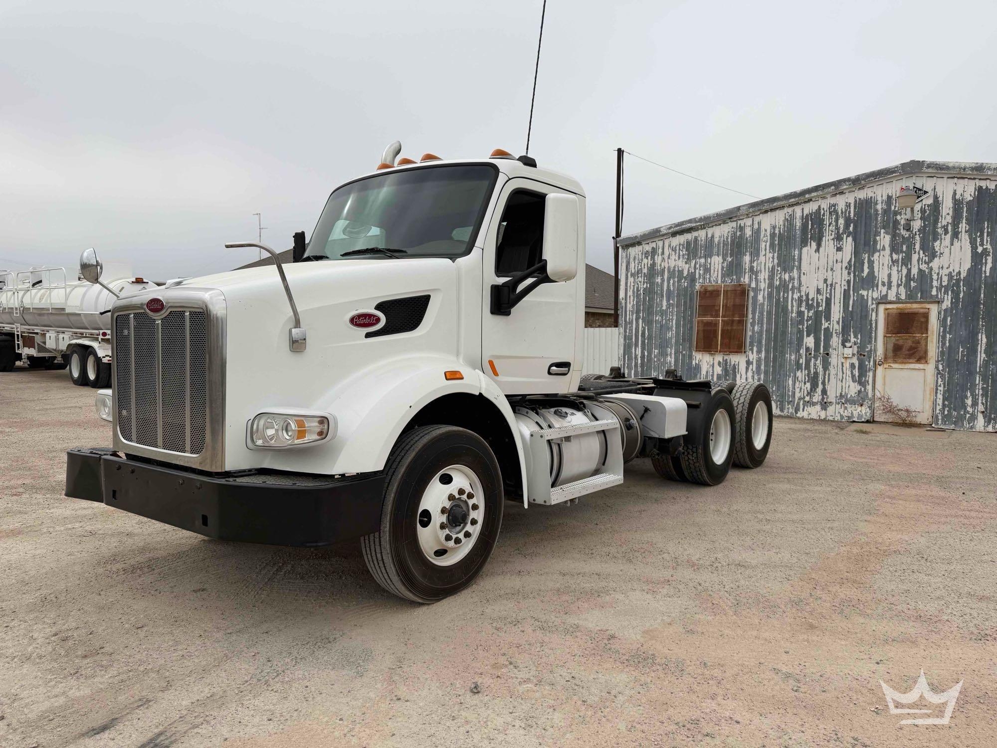 2015 Peterbilt 567 T/A Day Cab Truck Tractor (A55973)