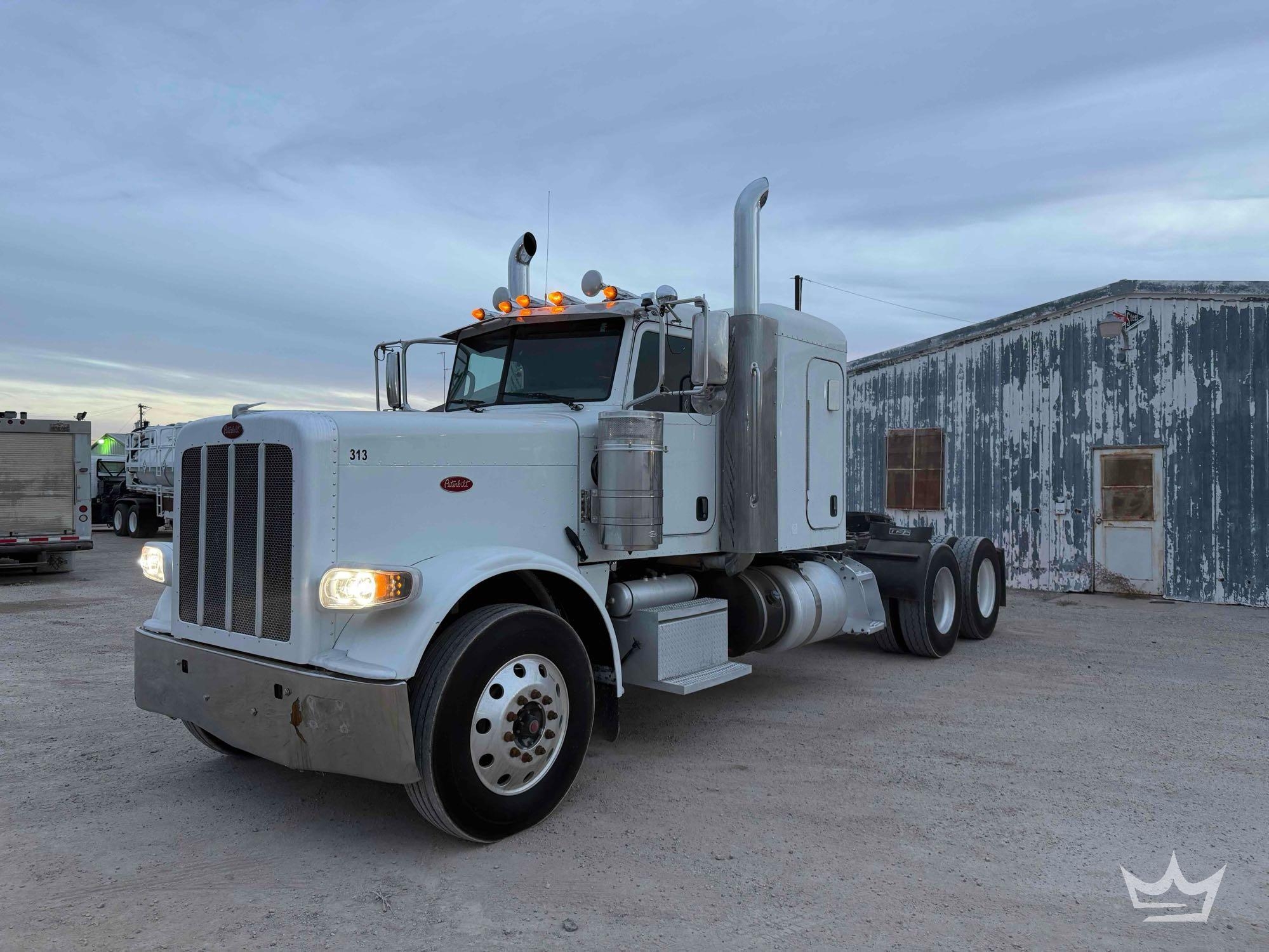 2015 Peterbilt 389 Sleeper Cab Truck Tractor (A55973)