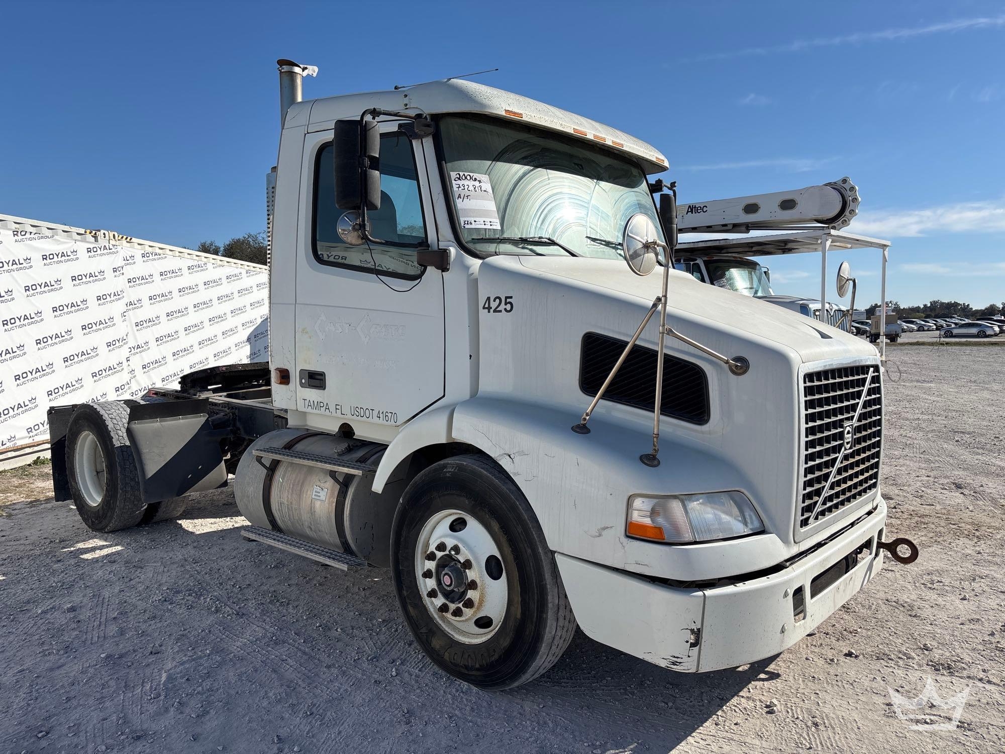 2006 Volvo VNM T/A Day Cab Truck Tractor (A64556)