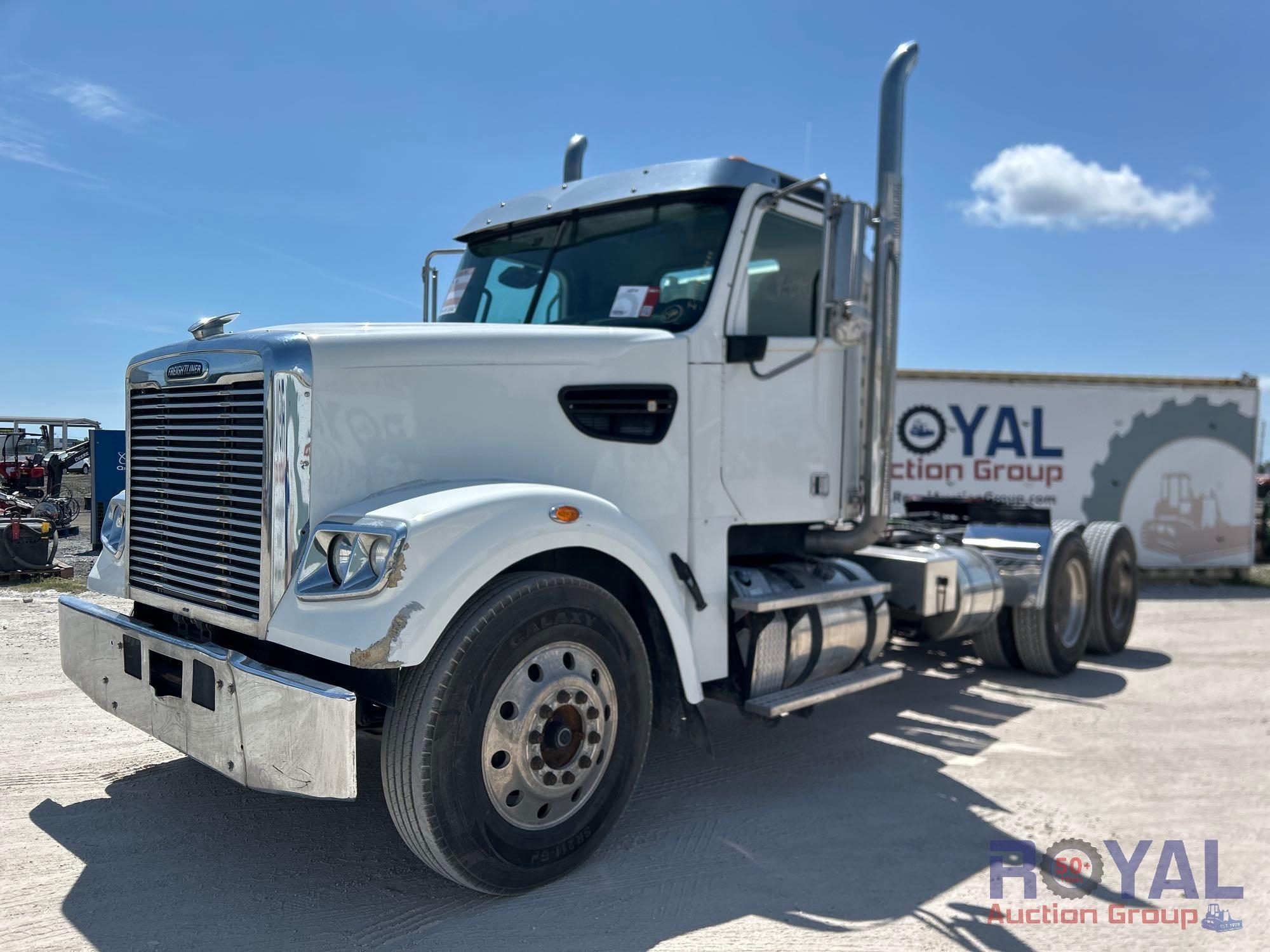 2015 Freightliner 122SD T/A Wet Kit Day Cab Truck Tractor (A46683)