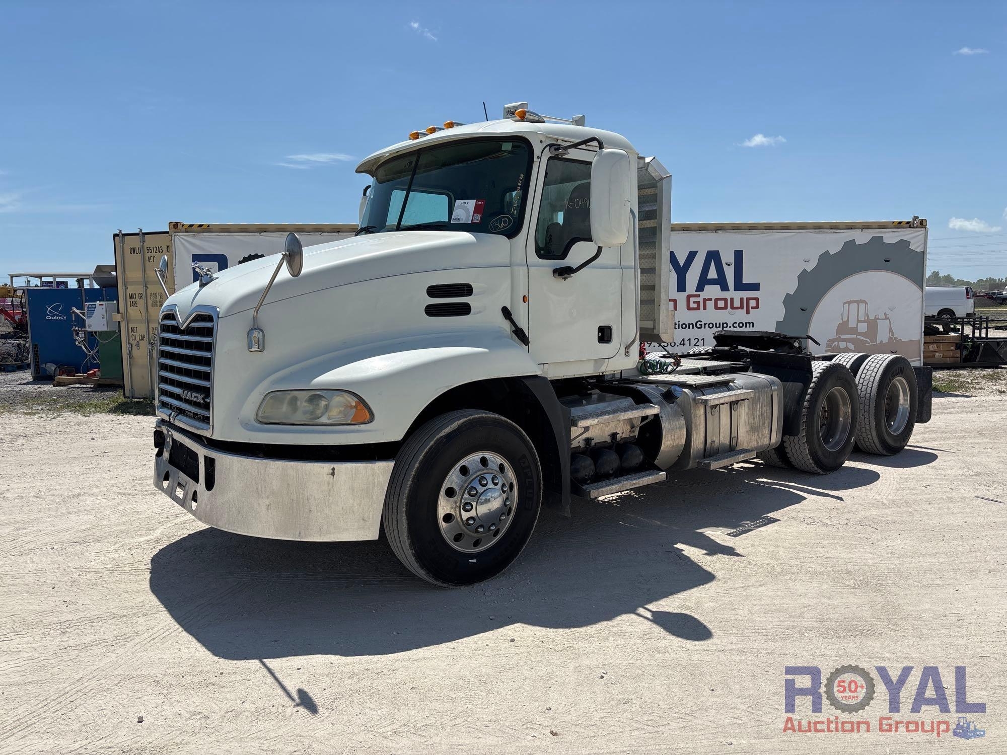 2014 Mack CXU613 T/A Day Cab Truck Tractor (A46683)