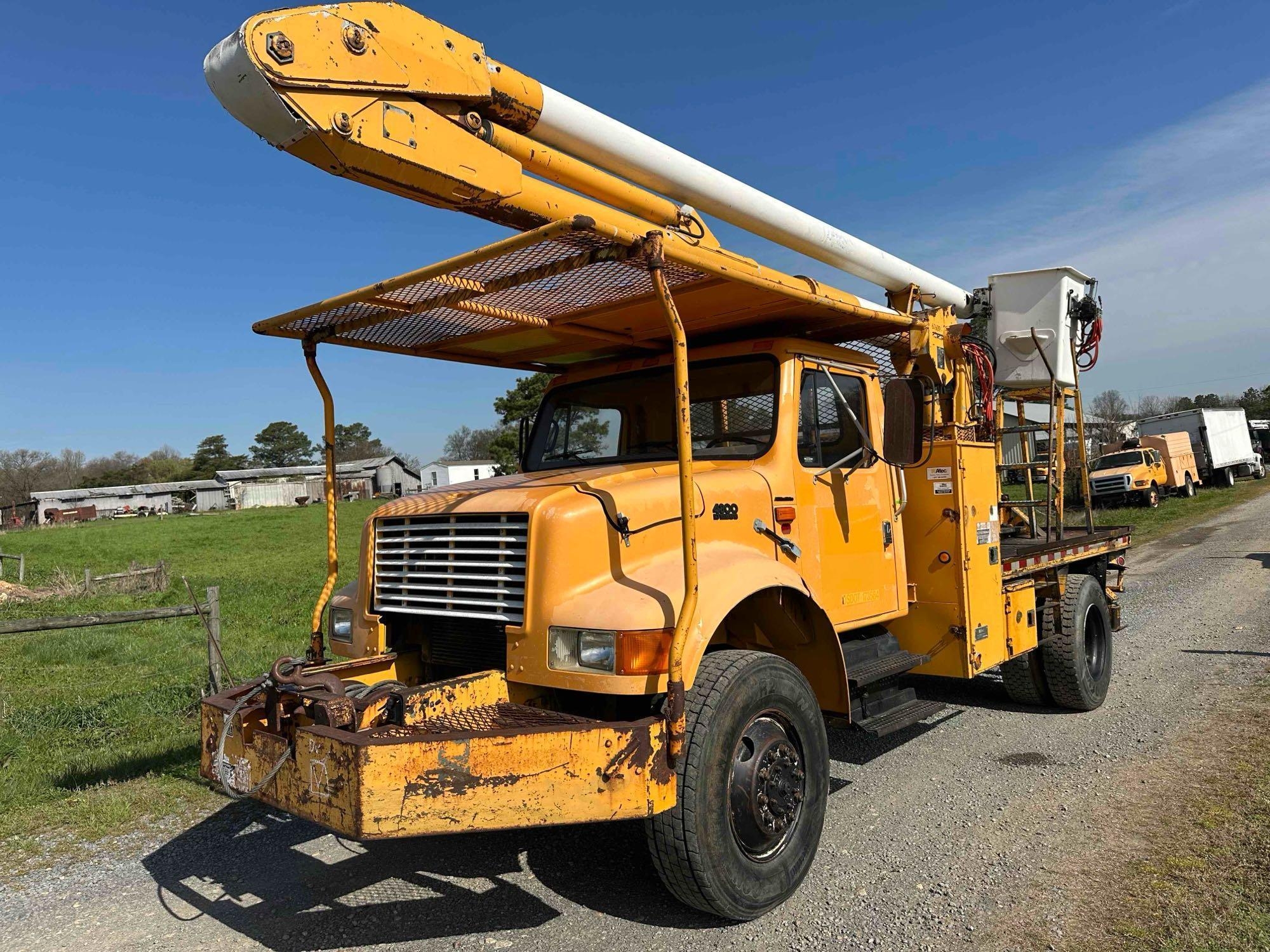 1996 International 4800 Bucket Truck, VIN # 1HTSEAAN6TH399113 (A65563)