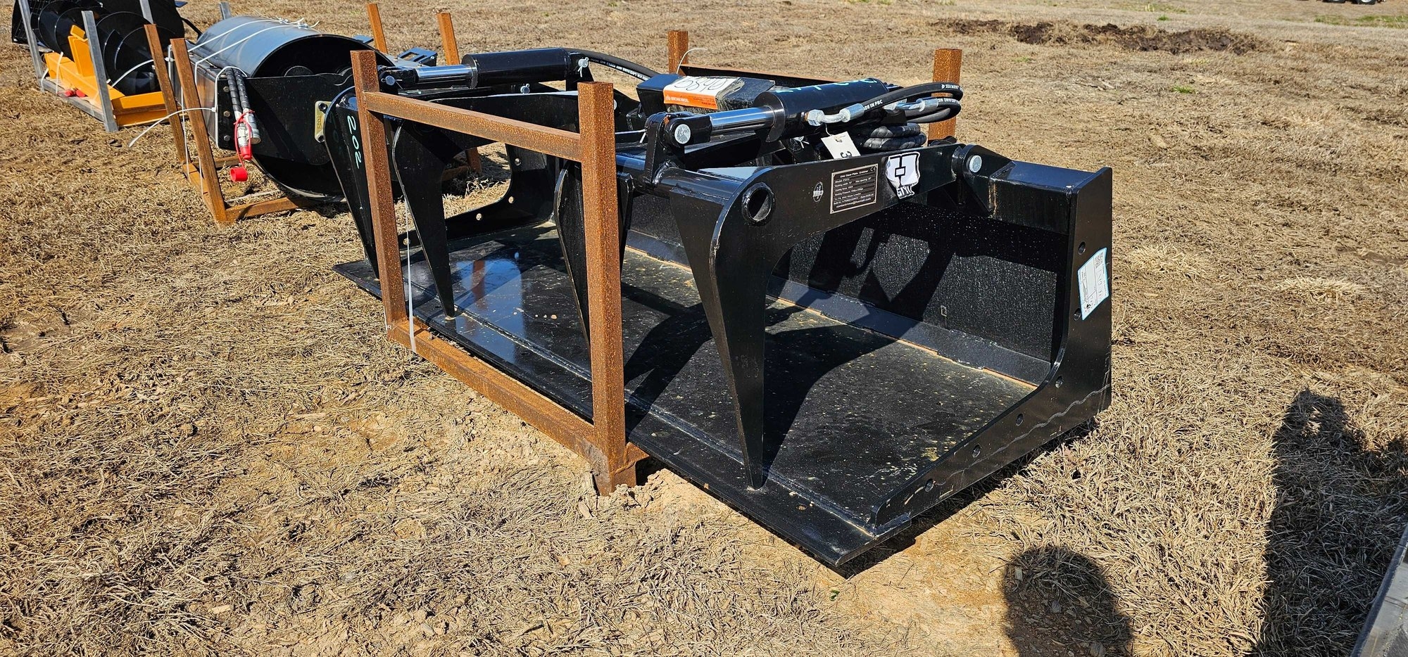 SKID STEER PLATE GRABBER (A62613)