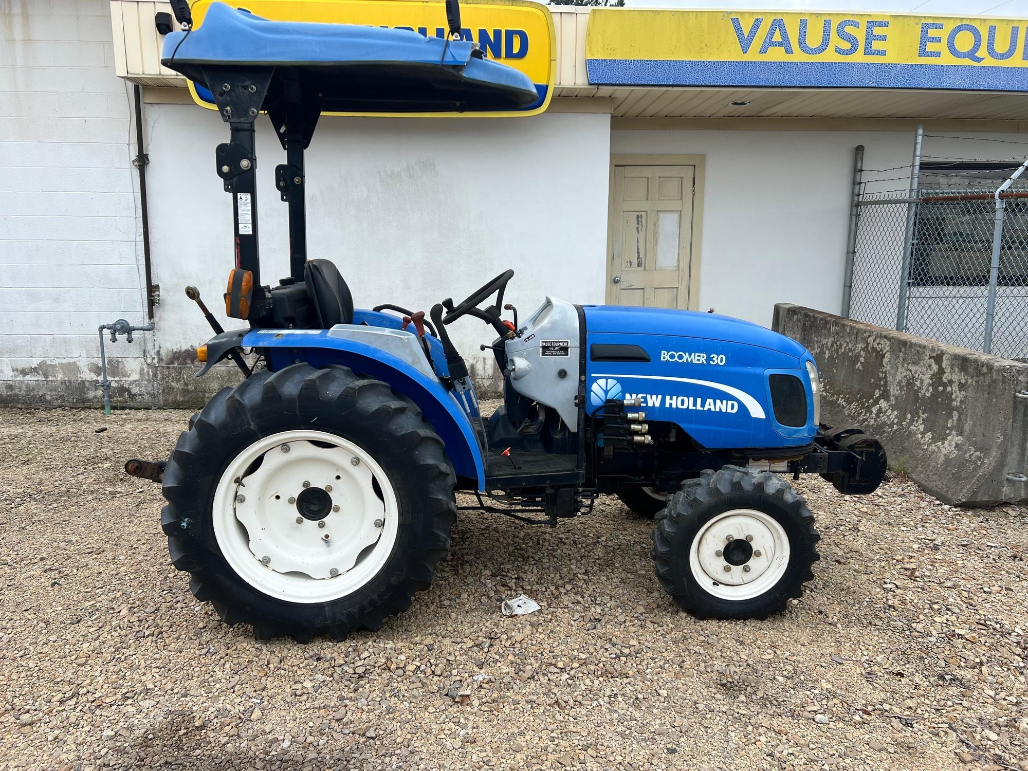 2011 New Holland Boomer 90 MFWD Utility Tractor (A55302)