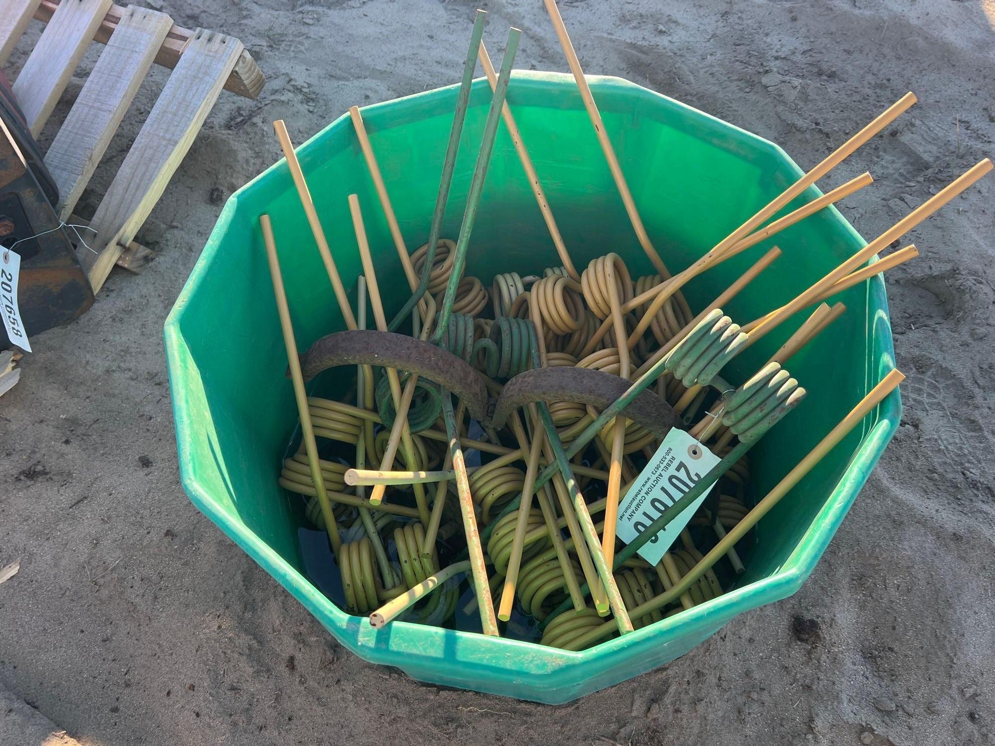 BUCKET OF TEDDER TEETH (A63290)