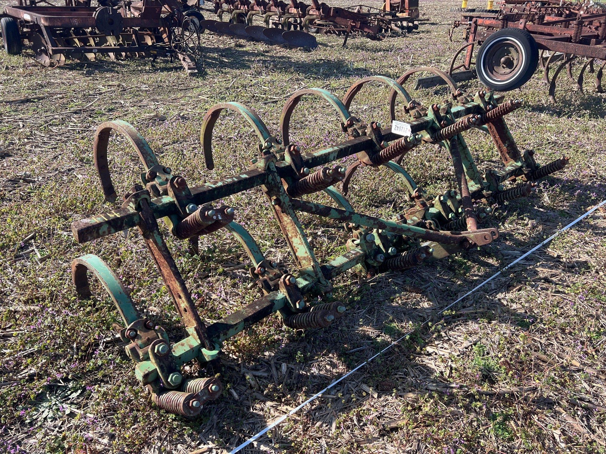 JOHN DEERE 11 SHANK CHISEL PLOW (A63291)